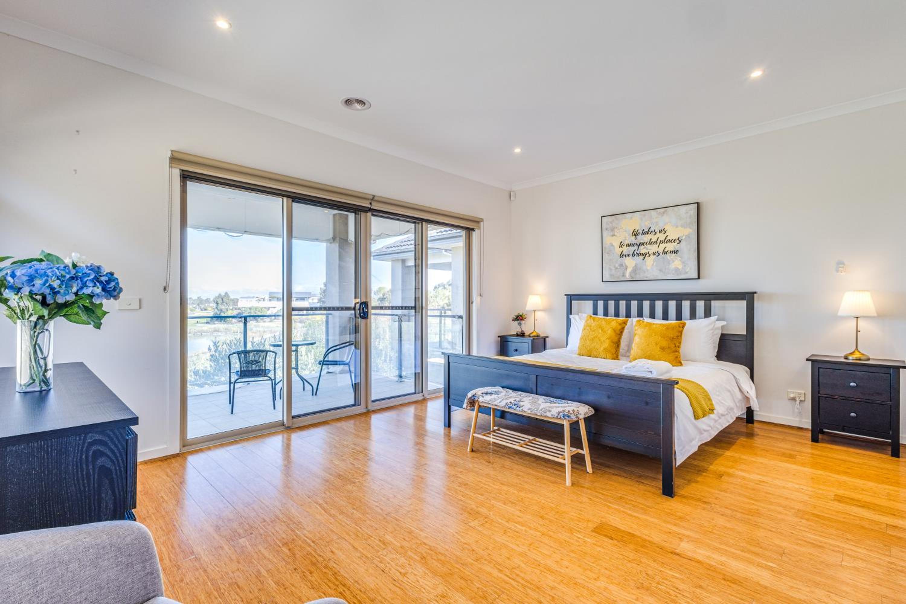 StayAU 3BR Cozy Retreat Point Cook Golf Nearby