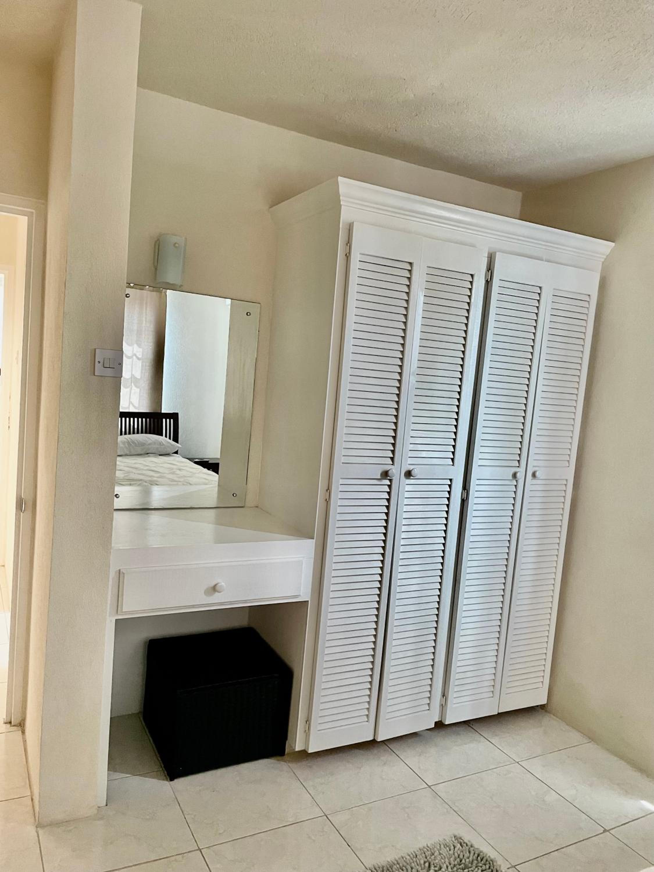 Seashades 2BR 1 full and 1 half bathrooms Condo with pool Close to beach Sleeps 4