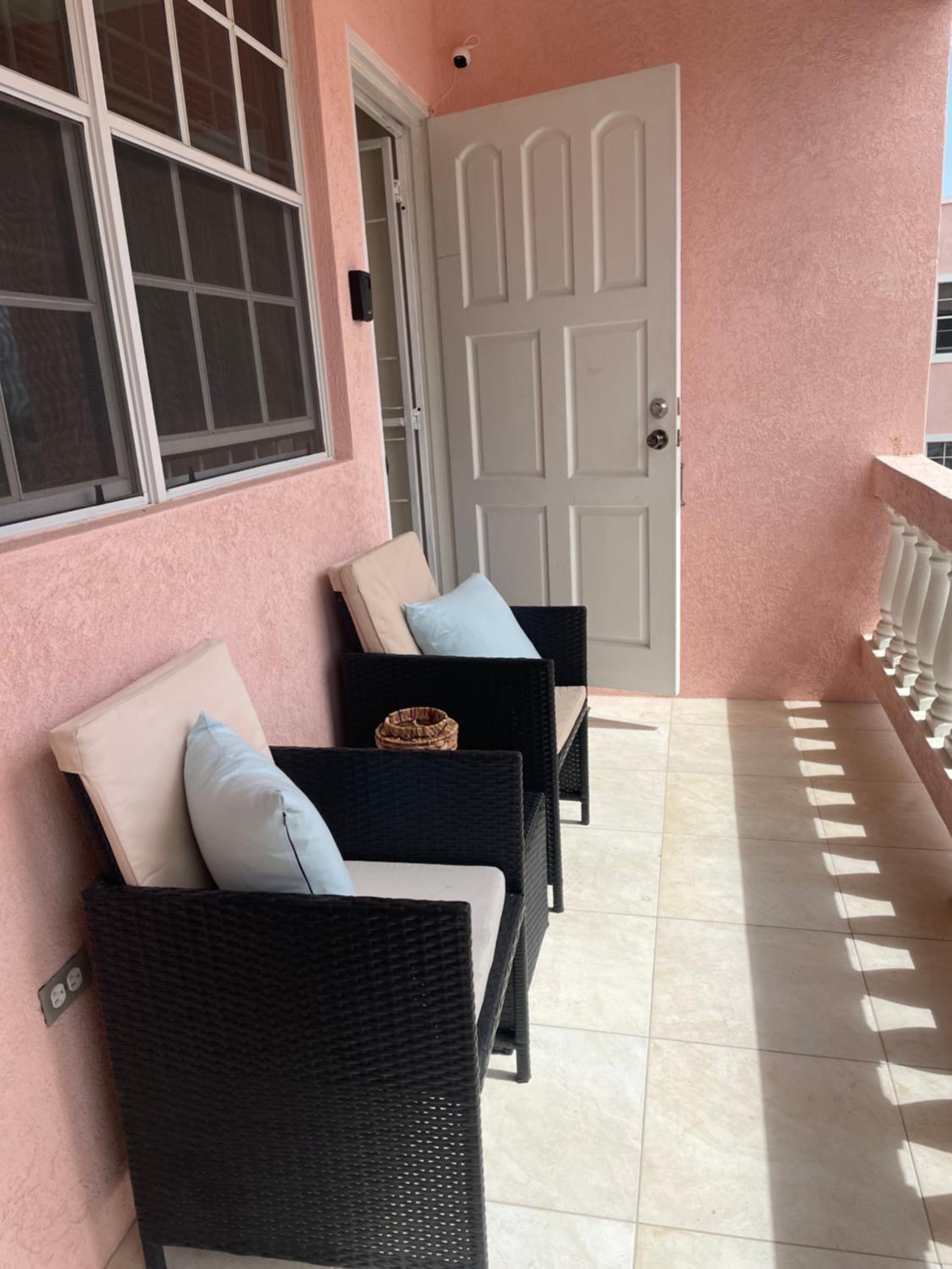 Seashades 2BR 1 full and 1 half bathrooms Condo with pool Close to beach Sleeps 4
