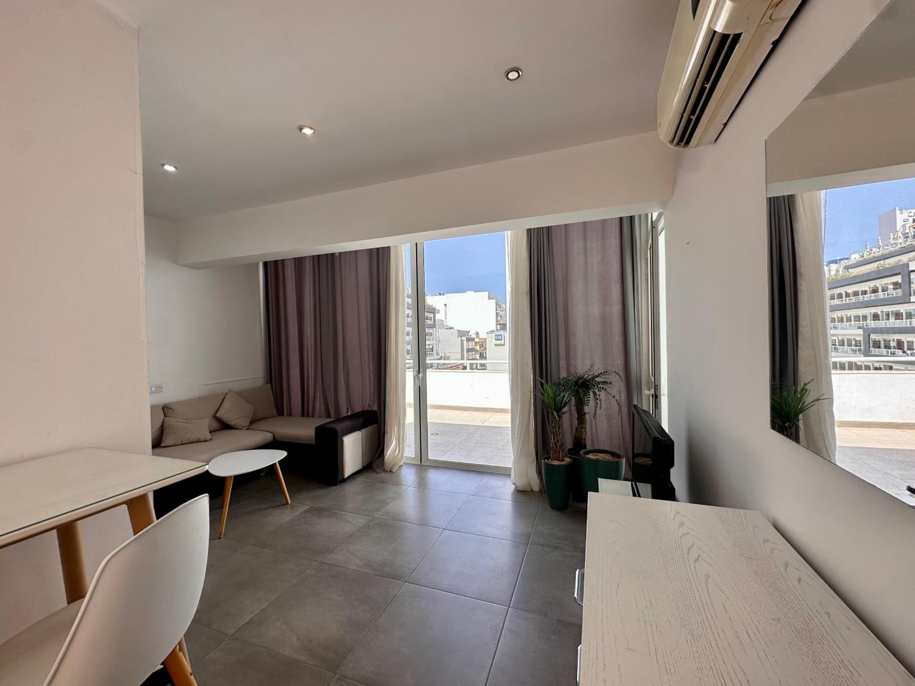 Penthouse in the heart of Paceville by SF HOMES view 4