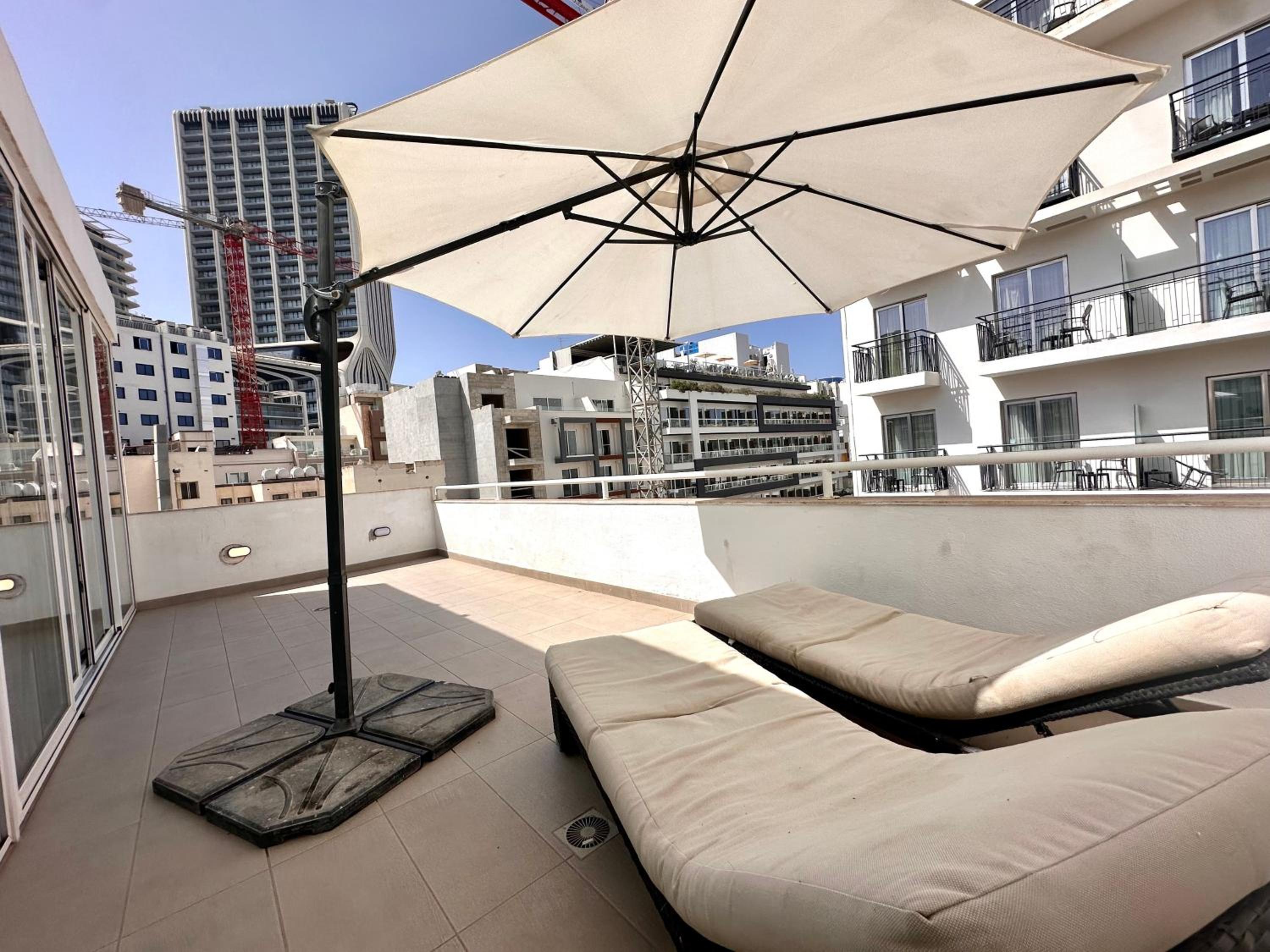 Penthouse in the heart of Paceville by SF HOMES view 2