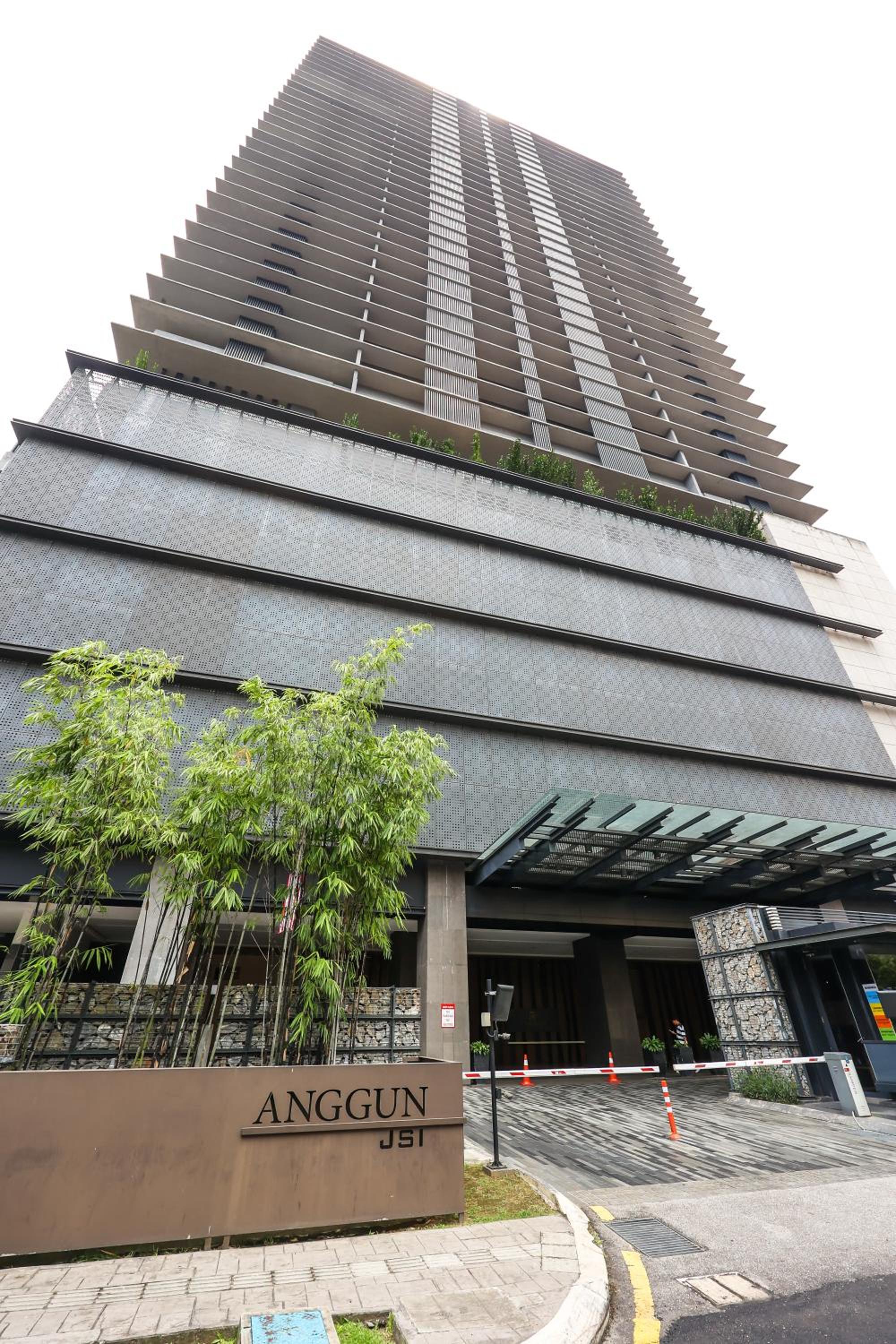 双子塔附近 高级泳池 二床 可住四人 大床