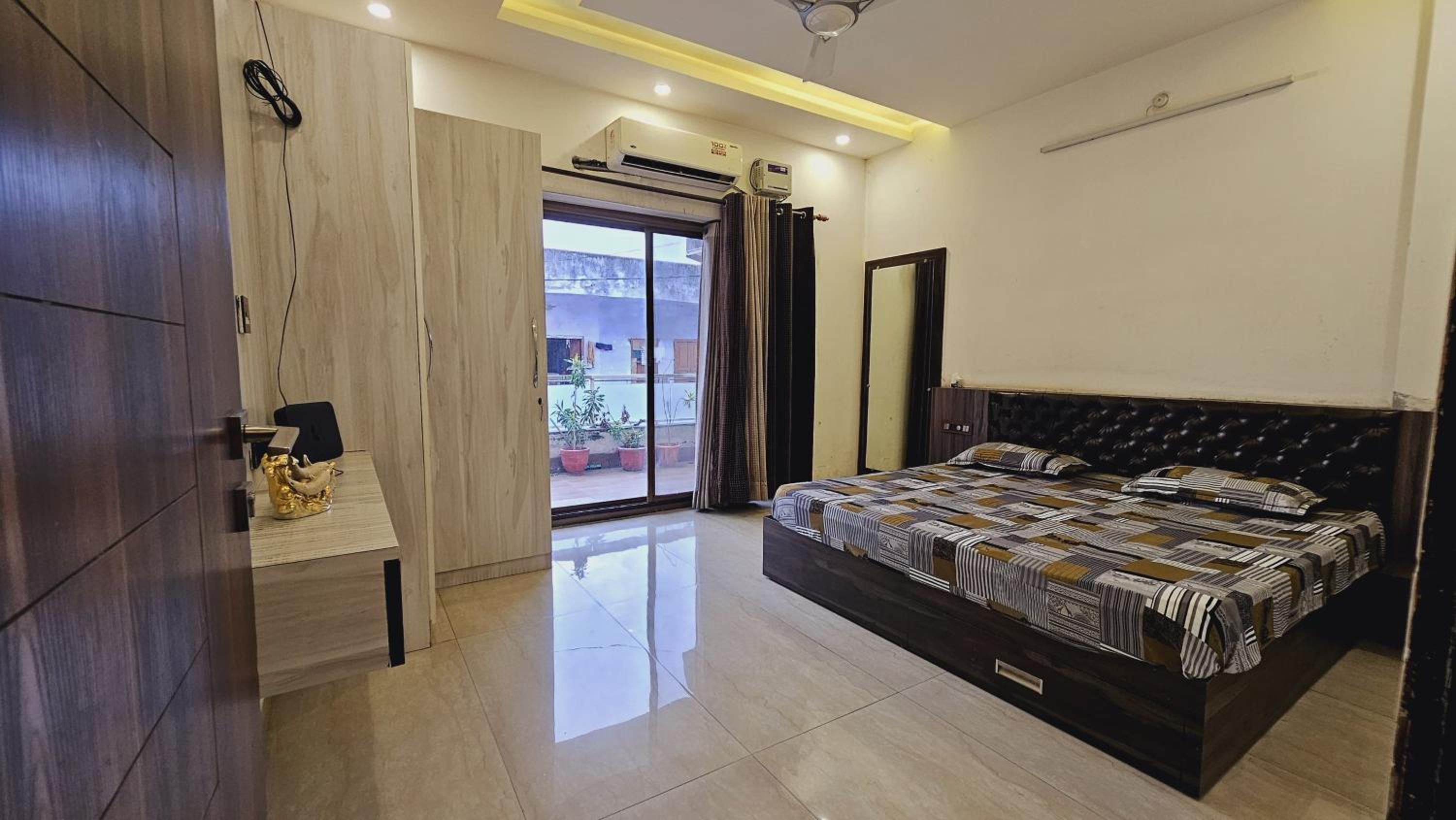 hotel room