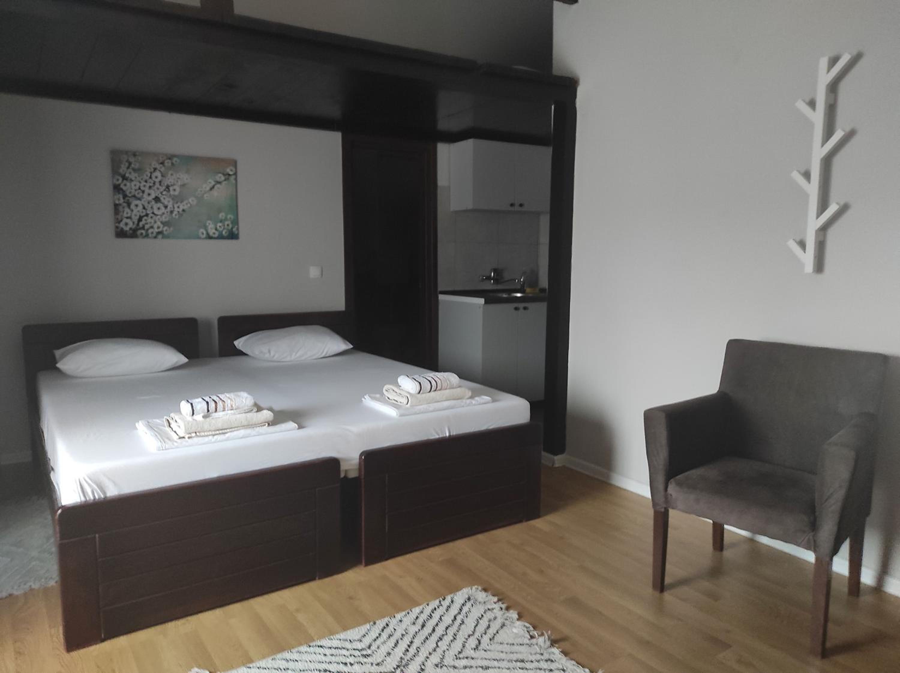 Apartments & Accommodation Stojic