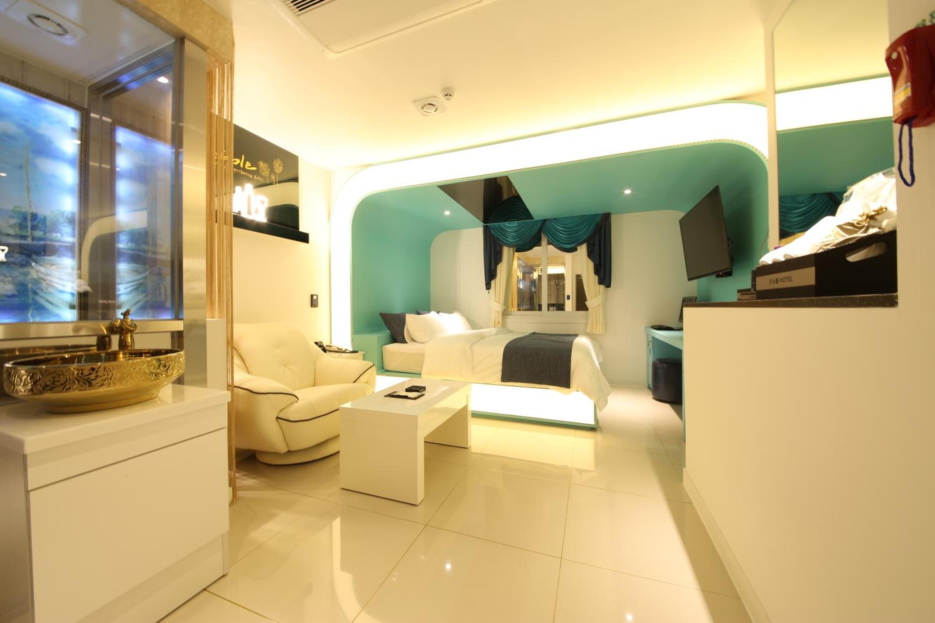 hotel room