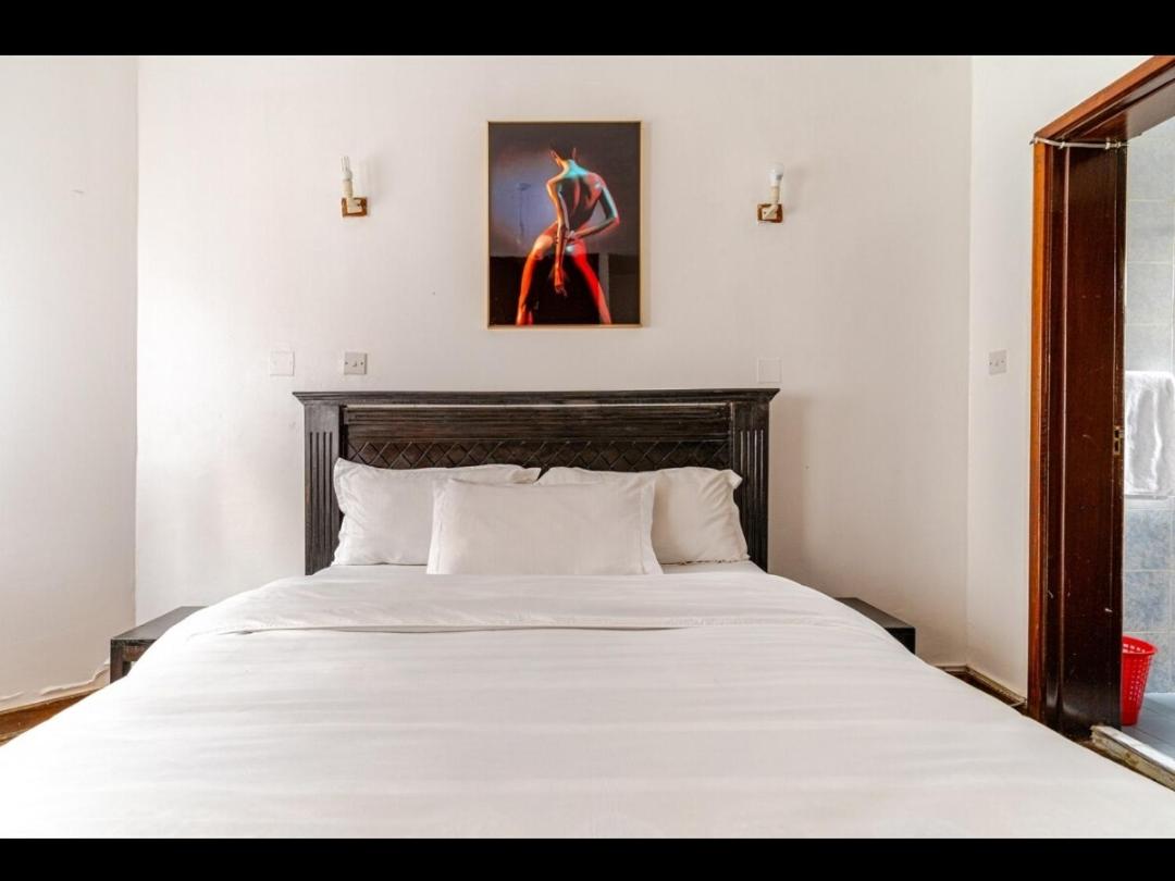 2 BDR At The Magnolia Riverside Drive photo 5