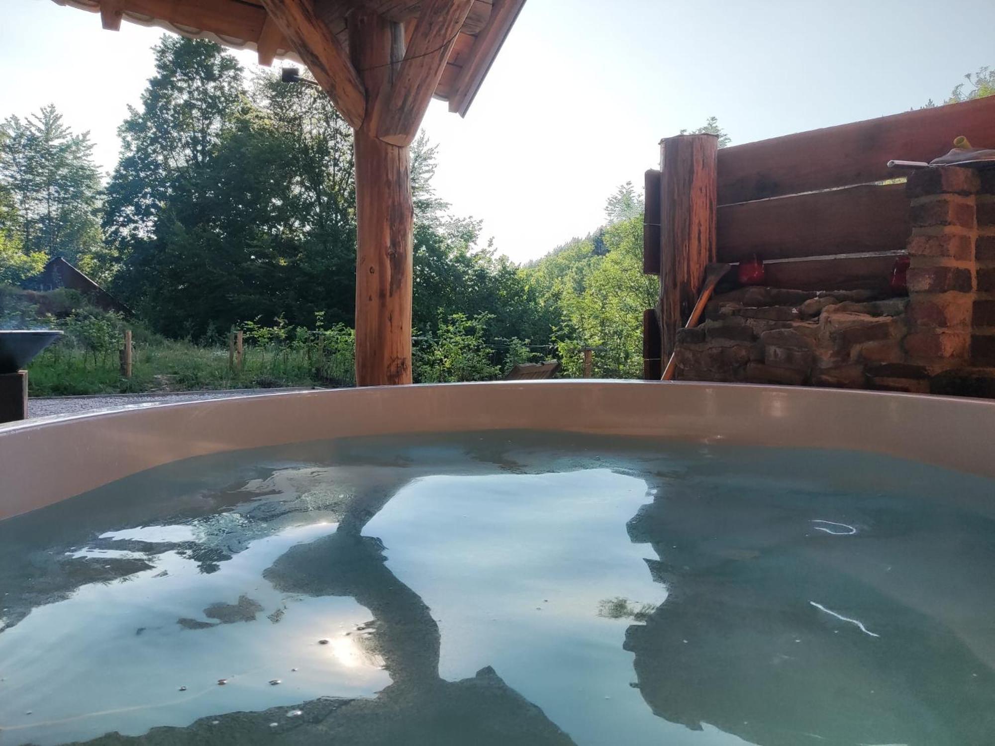 Le Trou 14, Ancienne ferme dans la nature avec bain nordique