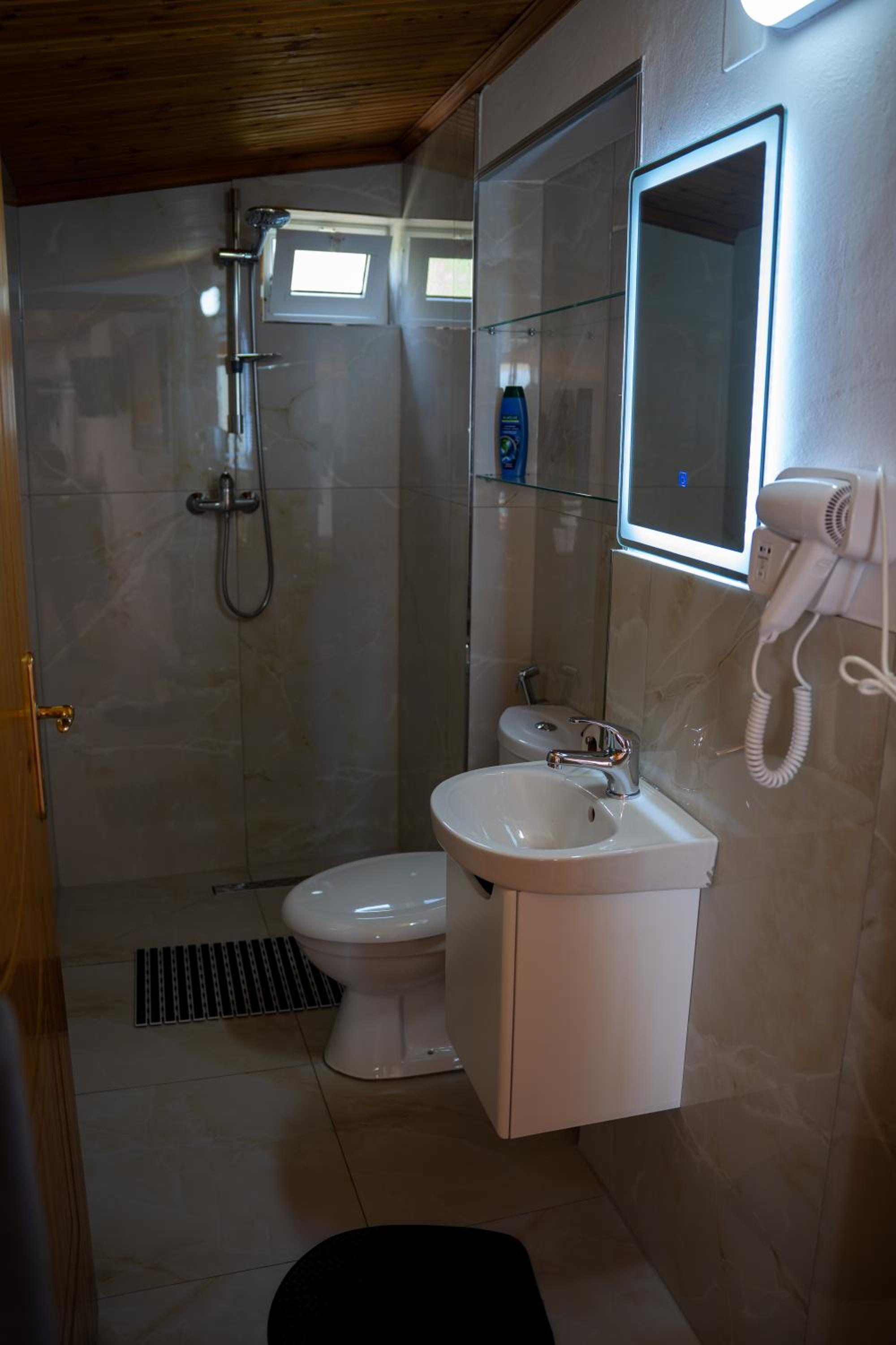 Alesio Guest House