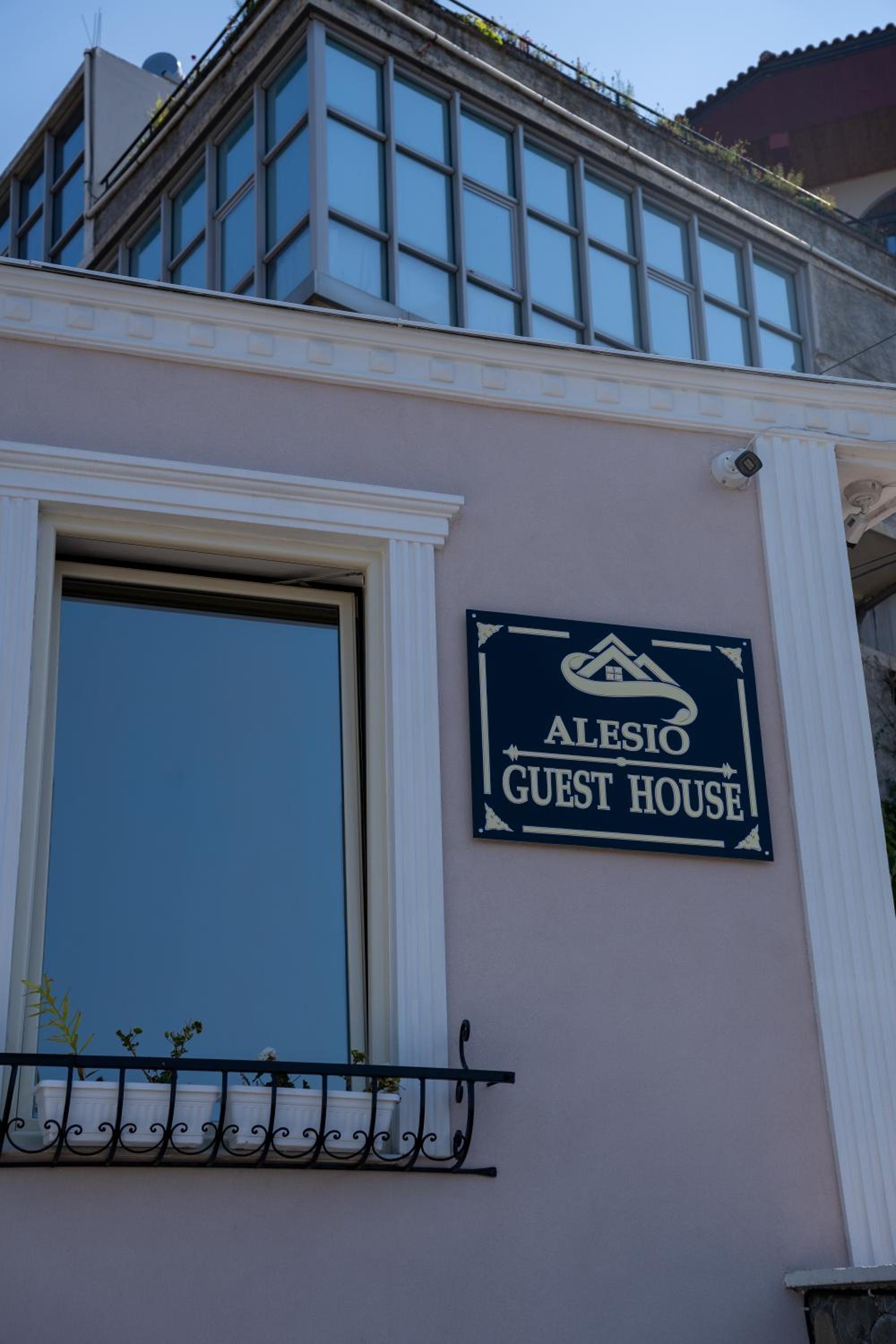 Alesio Guest House