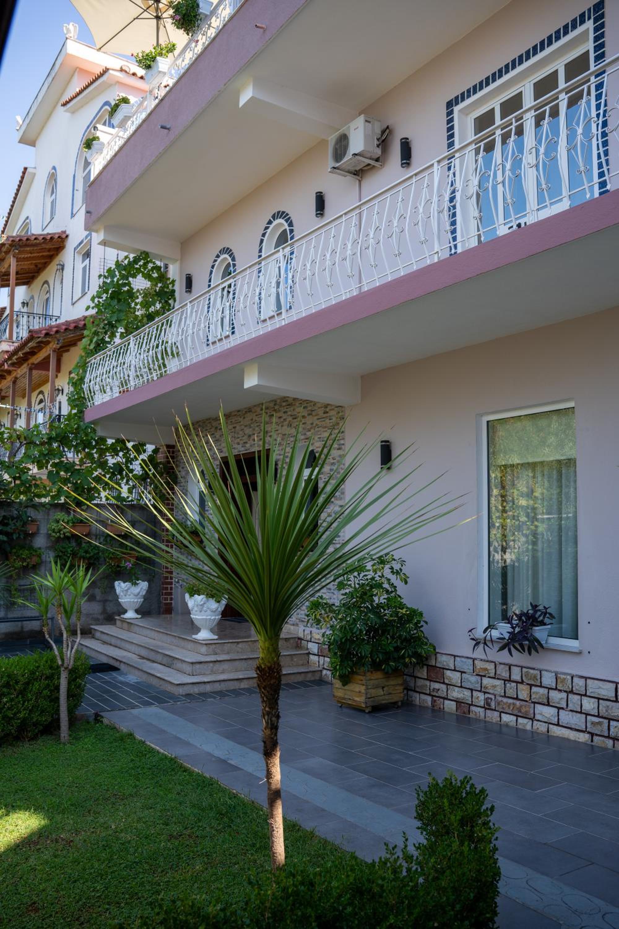 Alesio Guest House