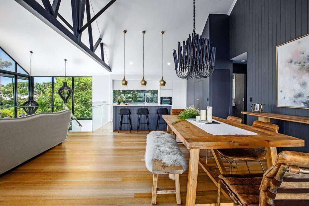 Noosa Family Beach Retreat! Dog Friendly