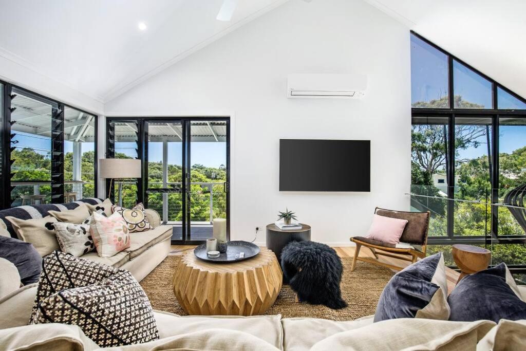 Noosa Family Beach Retreat! Dog Friendly