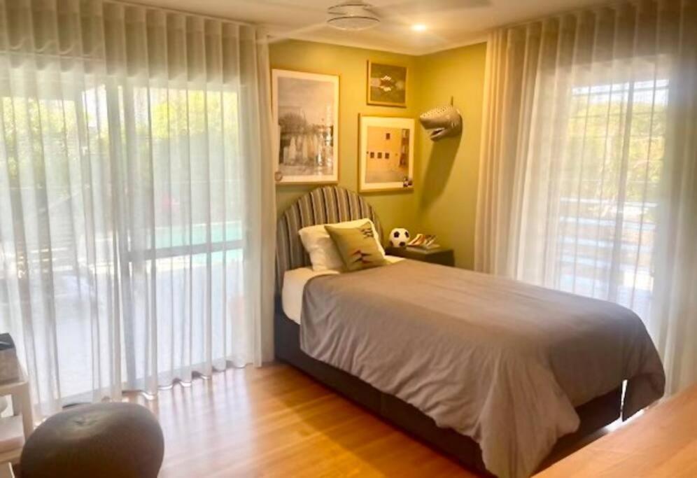 Noosa Family Beach Retreat! Dog Friendly