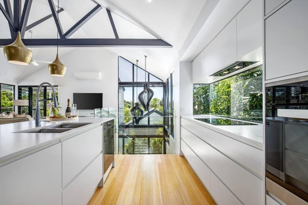 Noosa Family Beach Retreat! Dog Friendly