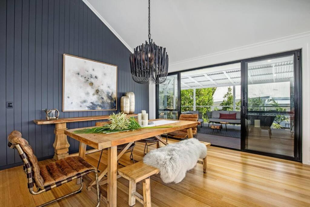 Noosa Family Beach Retreat! Dog Friendly