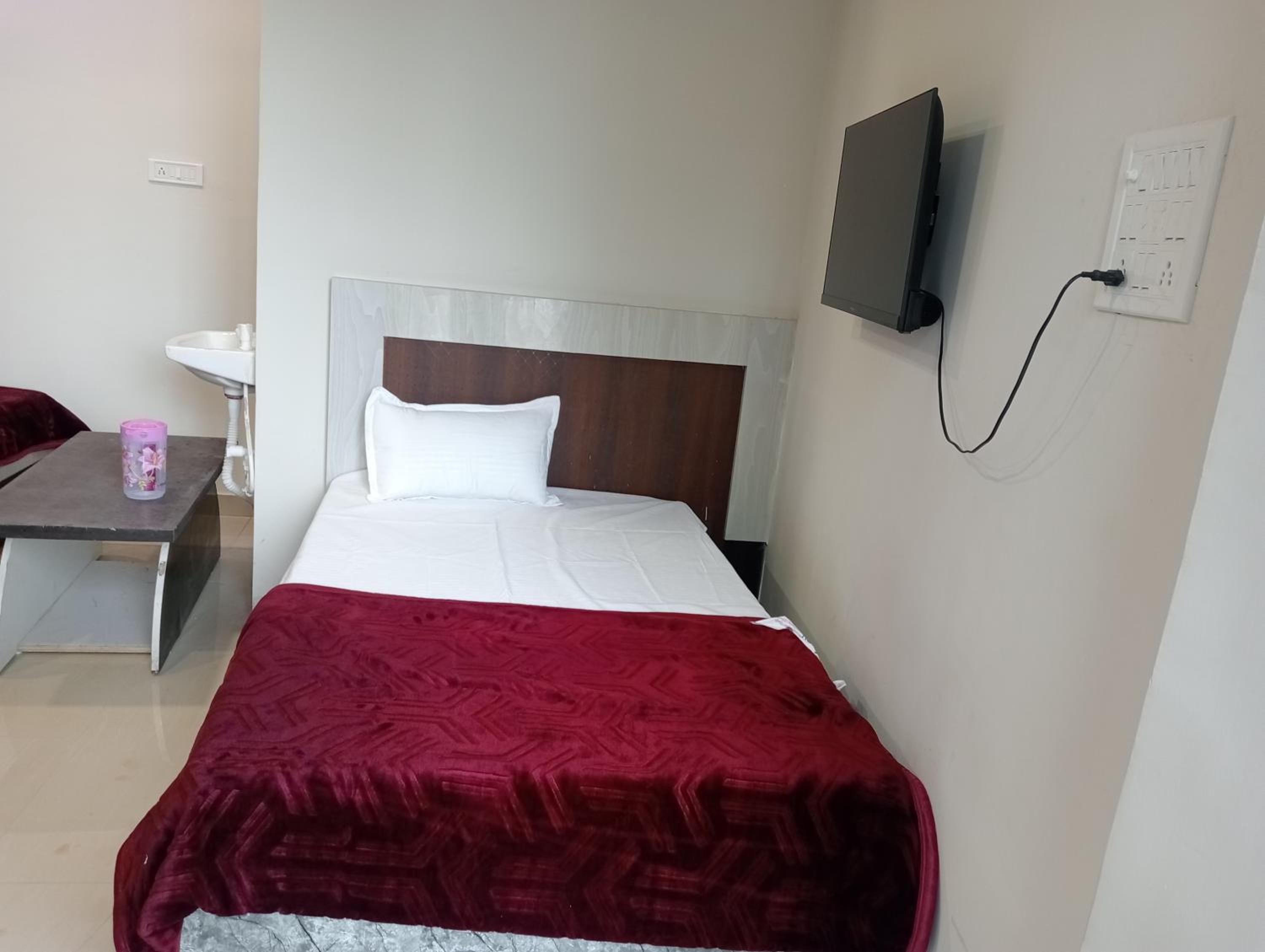 Tulsiraj Guest House