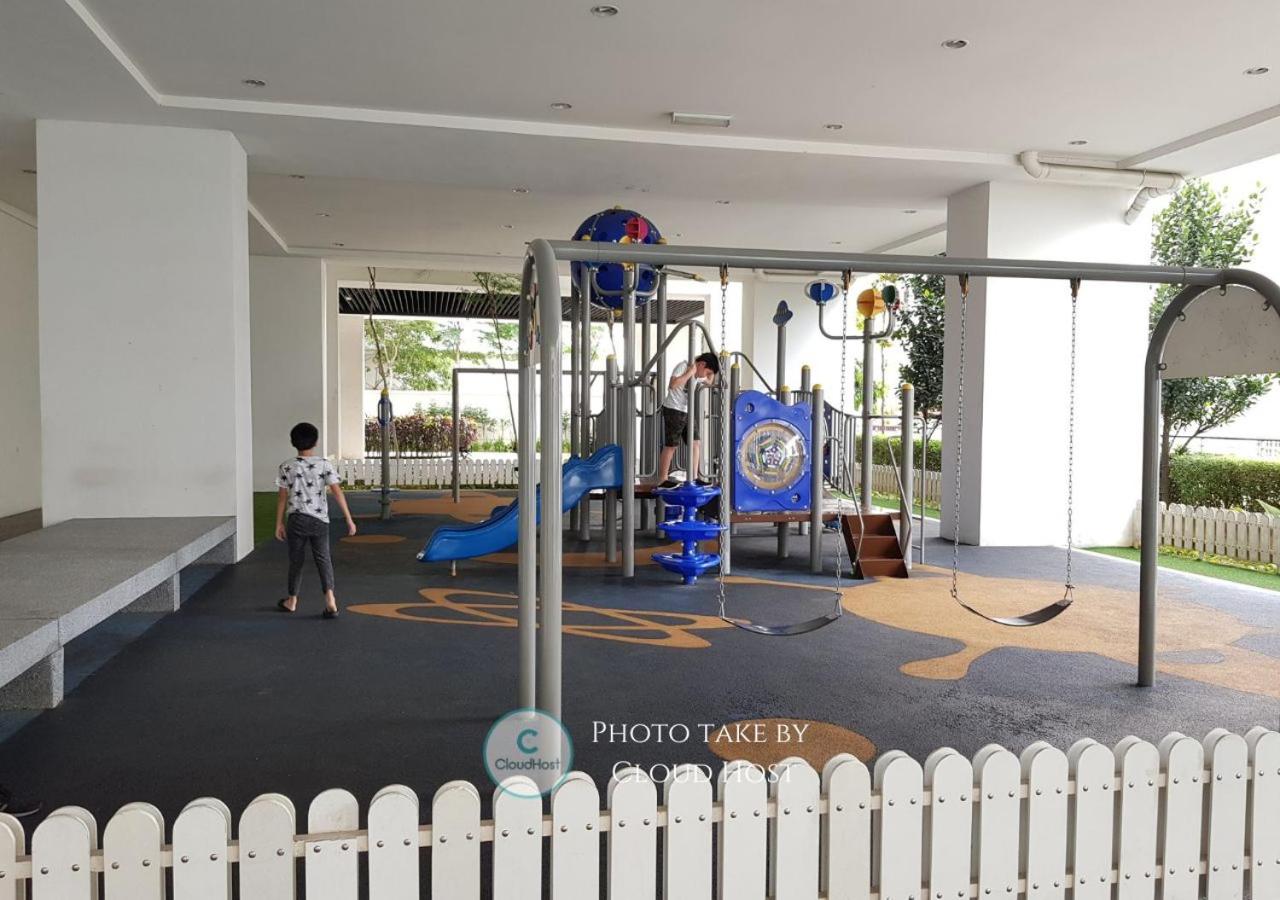 Family Apartment at Setia Walk Puchong, IOI Mall Puchong, LRT Station by Cloud Host photo 5