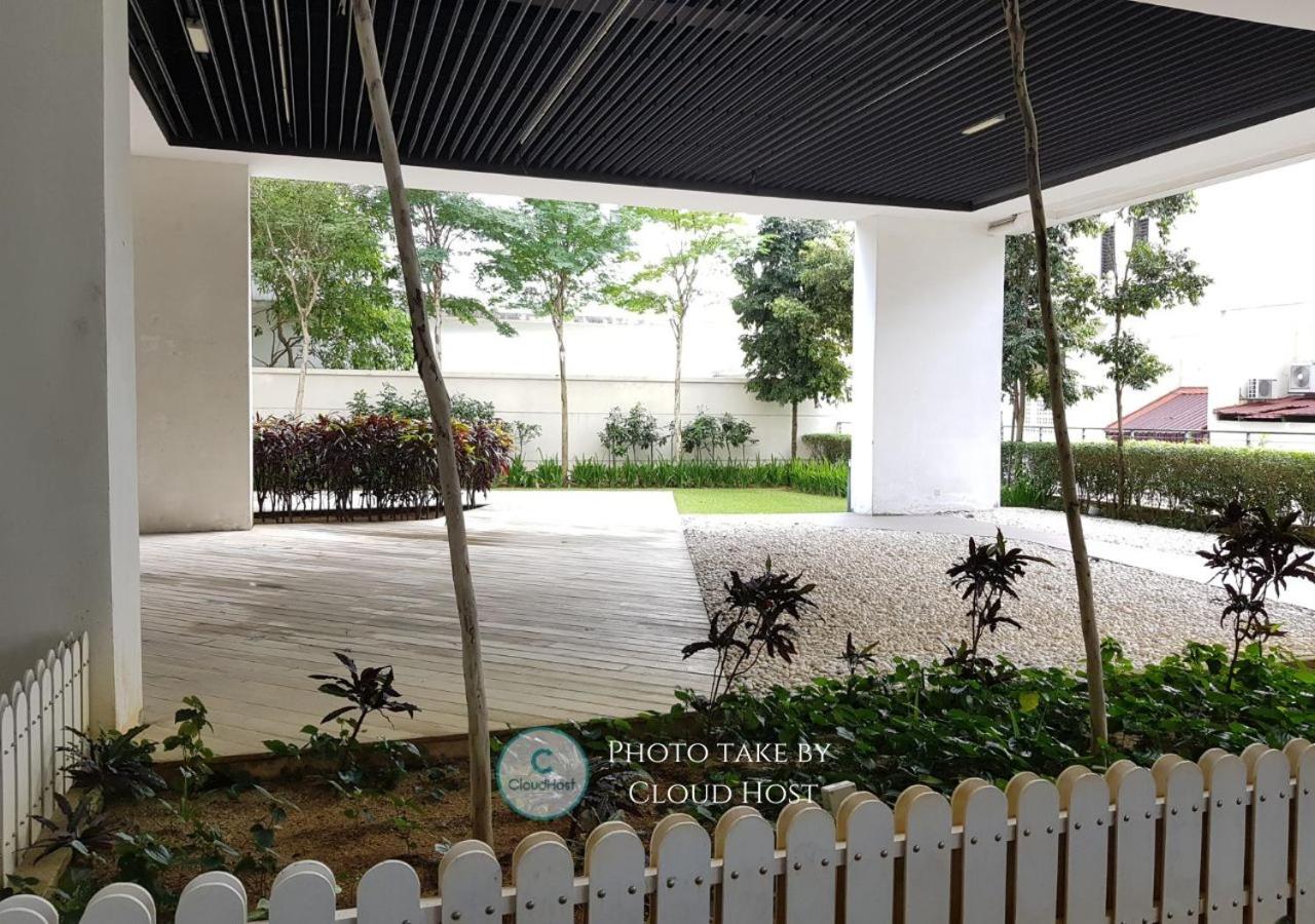 Family Apartment at Setia Walk Puchong, IOI Mall Puchong, LRT Station by Cloud Host photo 7