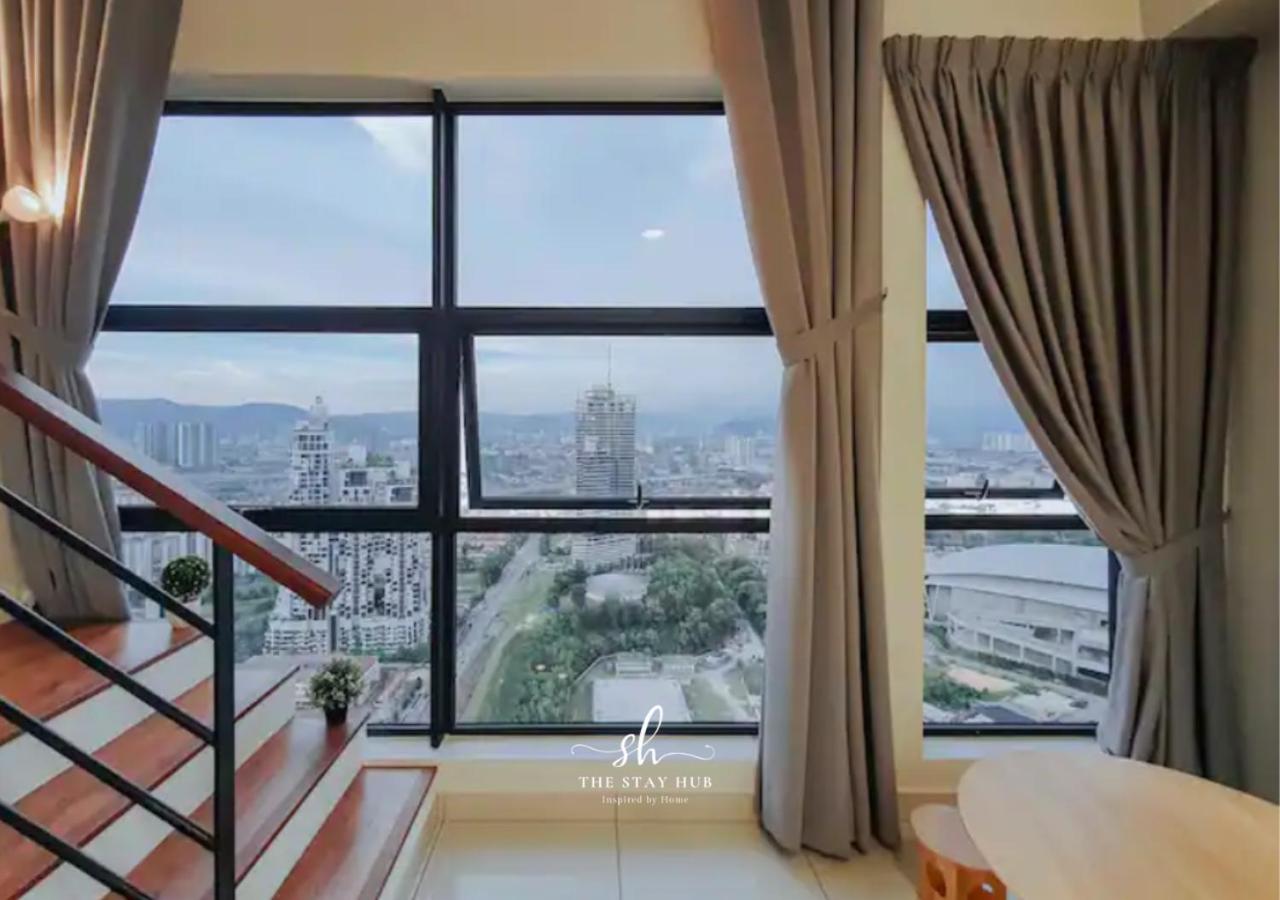 Arte Mont Kiara Luxury Suite with Heated Jacuzzi Pods - Free Parking - Next to MITEC- by The Stay Hub