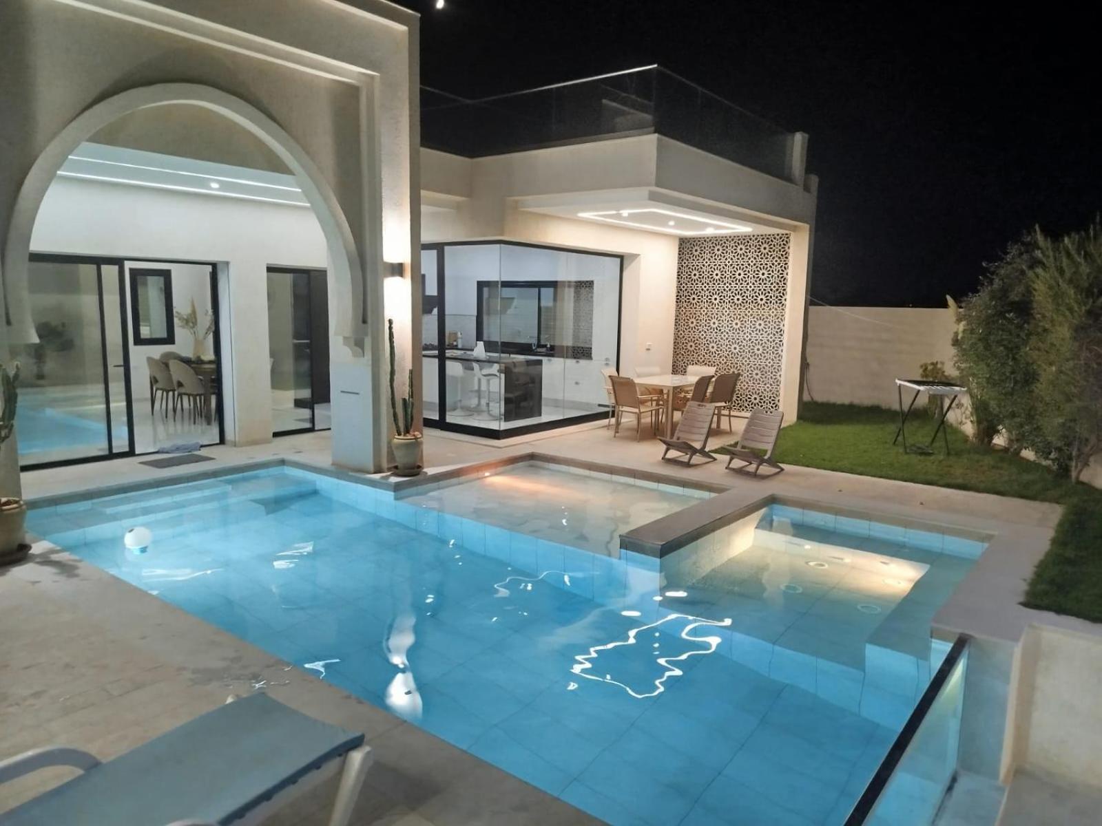 Villa Lynoute piscine sans vis à vis meilleur emplacement à proximité de la plage