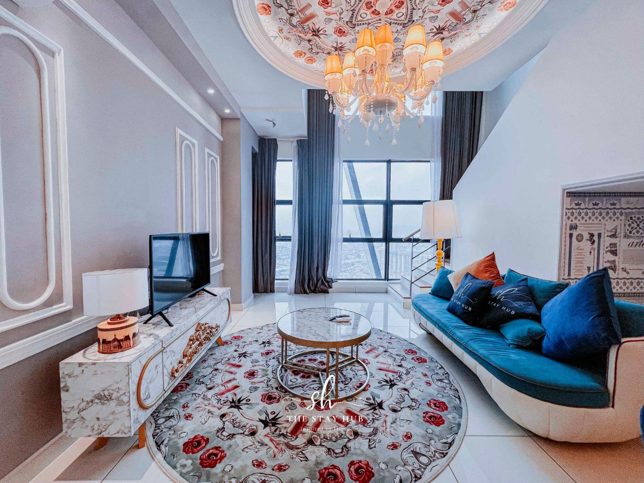 Arte Mont Kiara Luxury Suite with Heated Jacuzzi Pods - Free Parking - Next to MITEC- by The Stay Hub