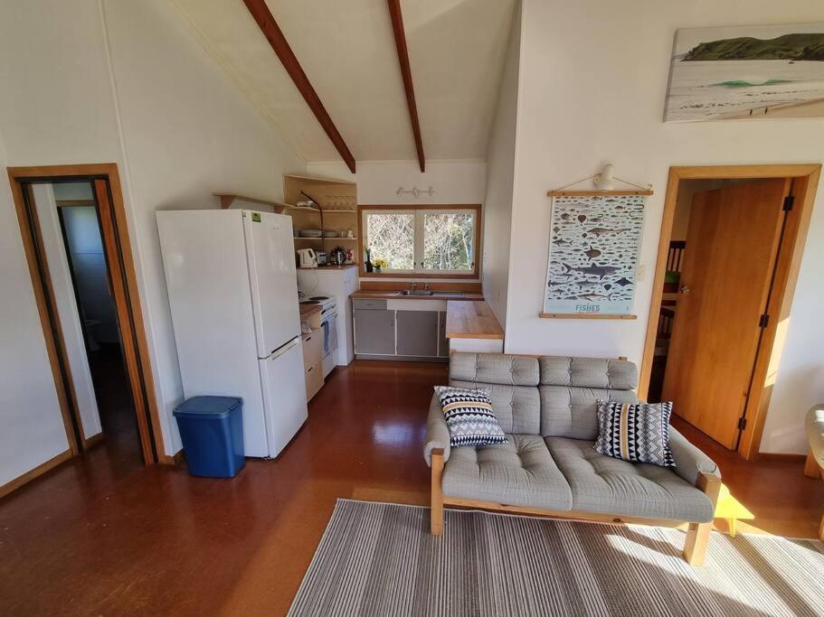 Lola's Beach Cottage view 5