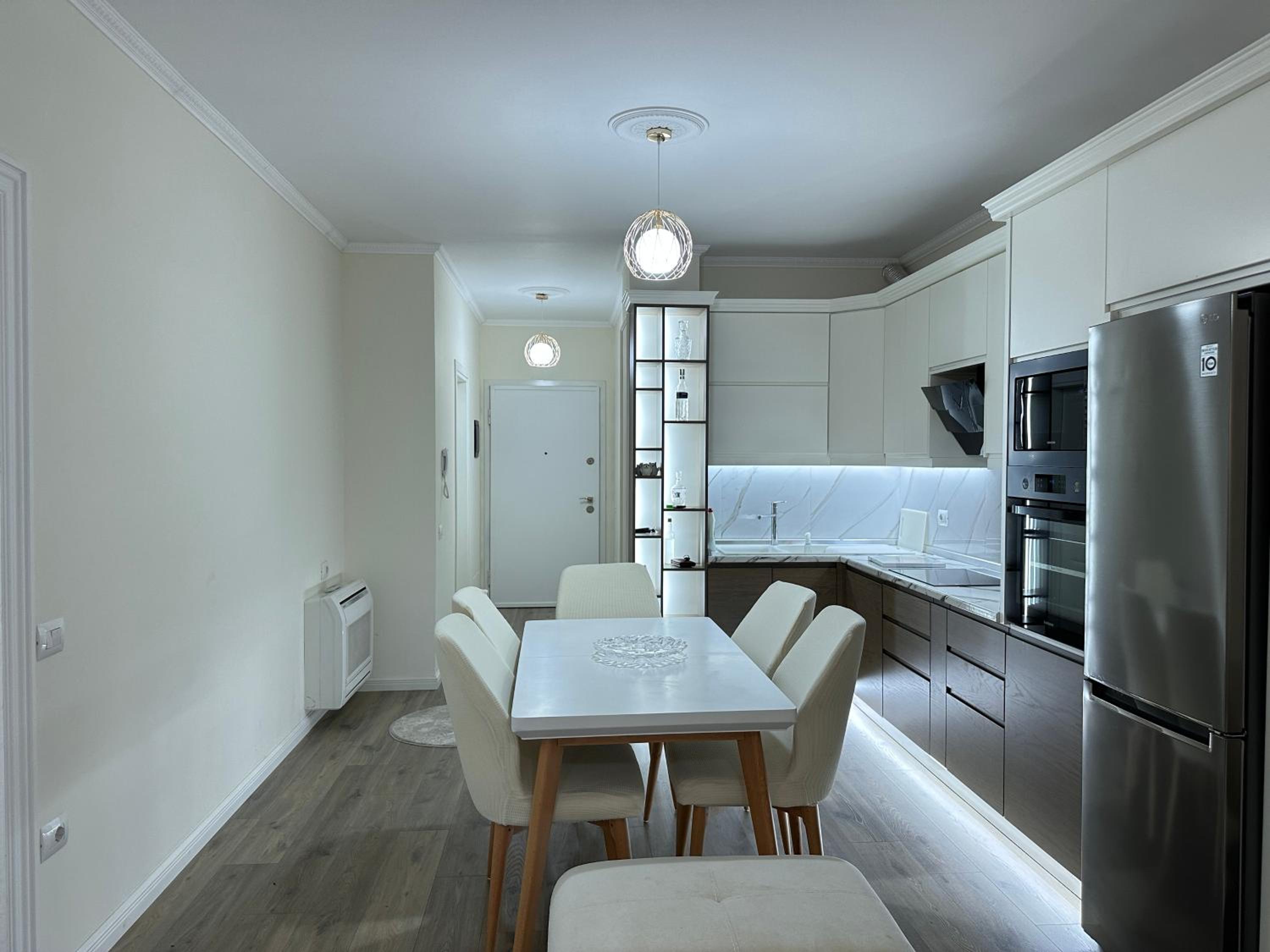 Spacious 2-Bedroom Apartment Near Center