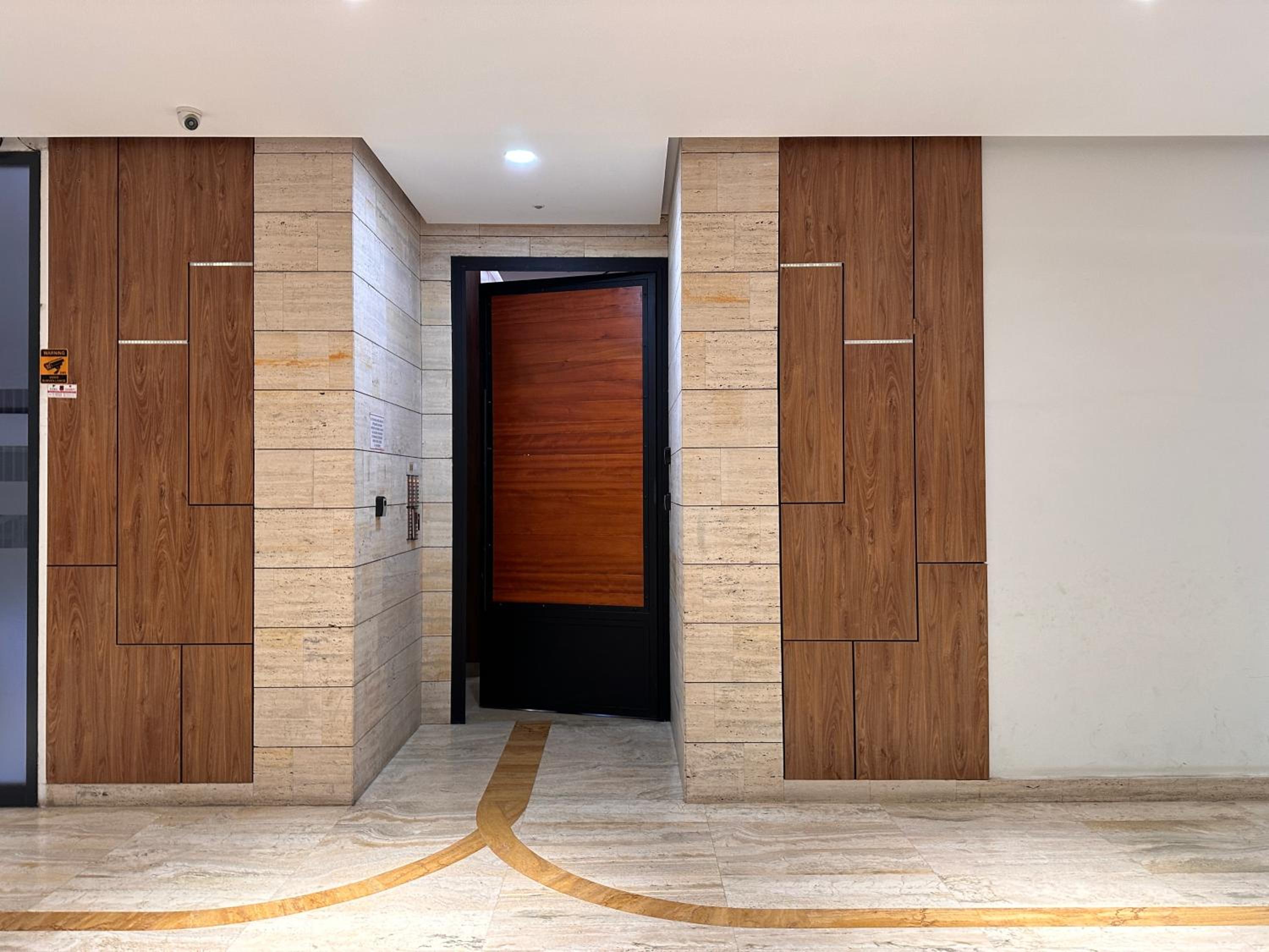 Spacious 2-Bedroom Apartment Near Center