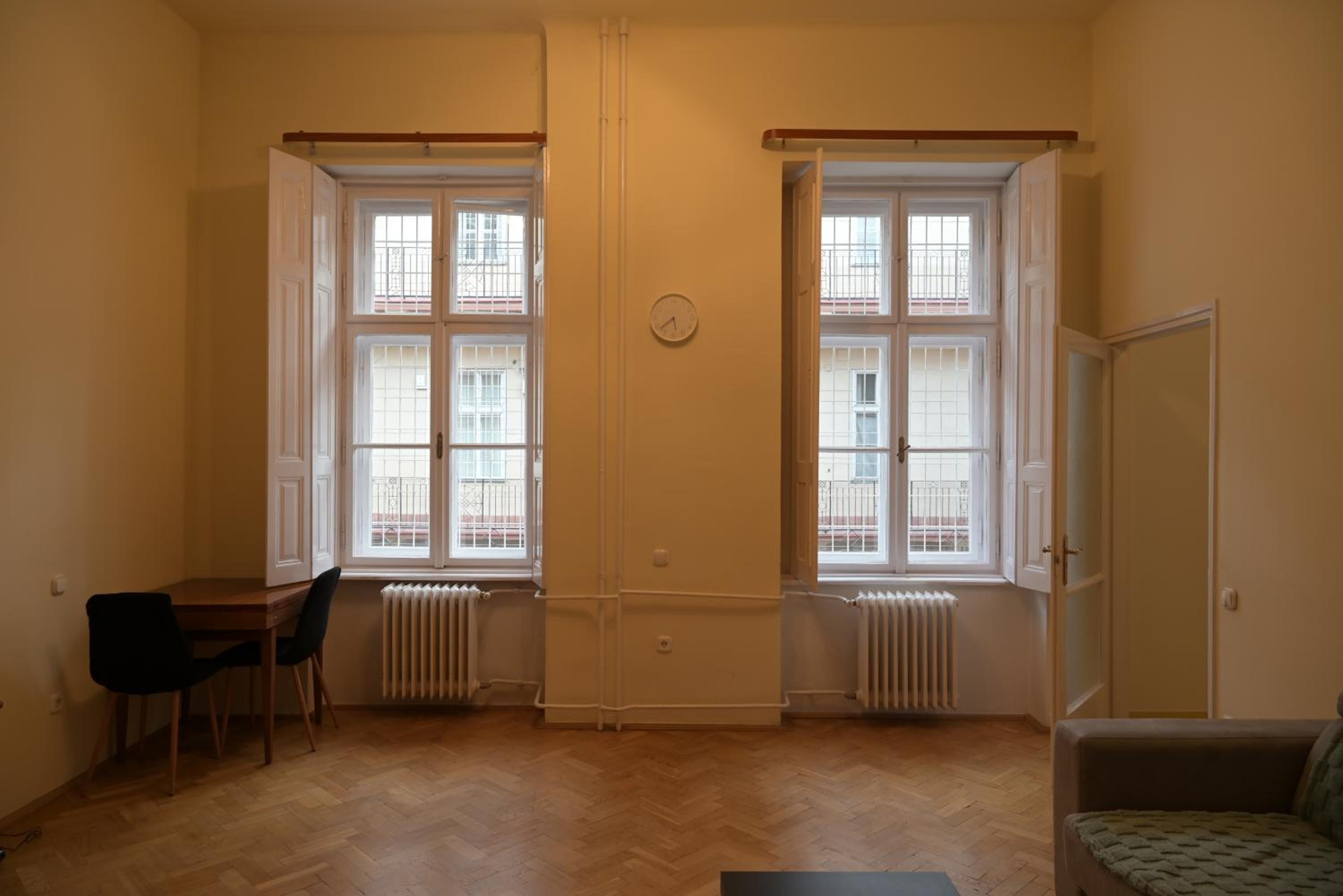 Euro buda house