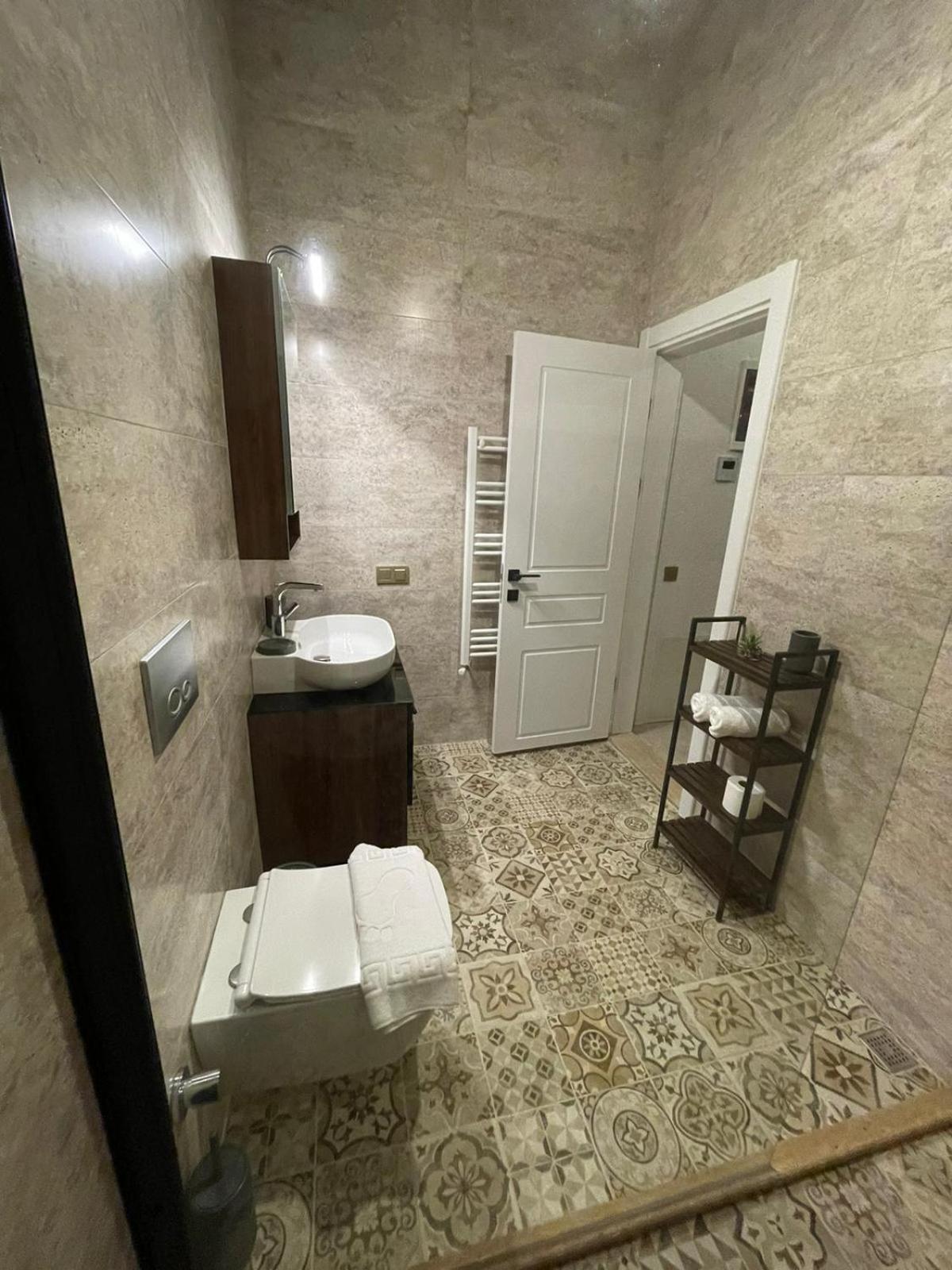Gülyalı Konakları
