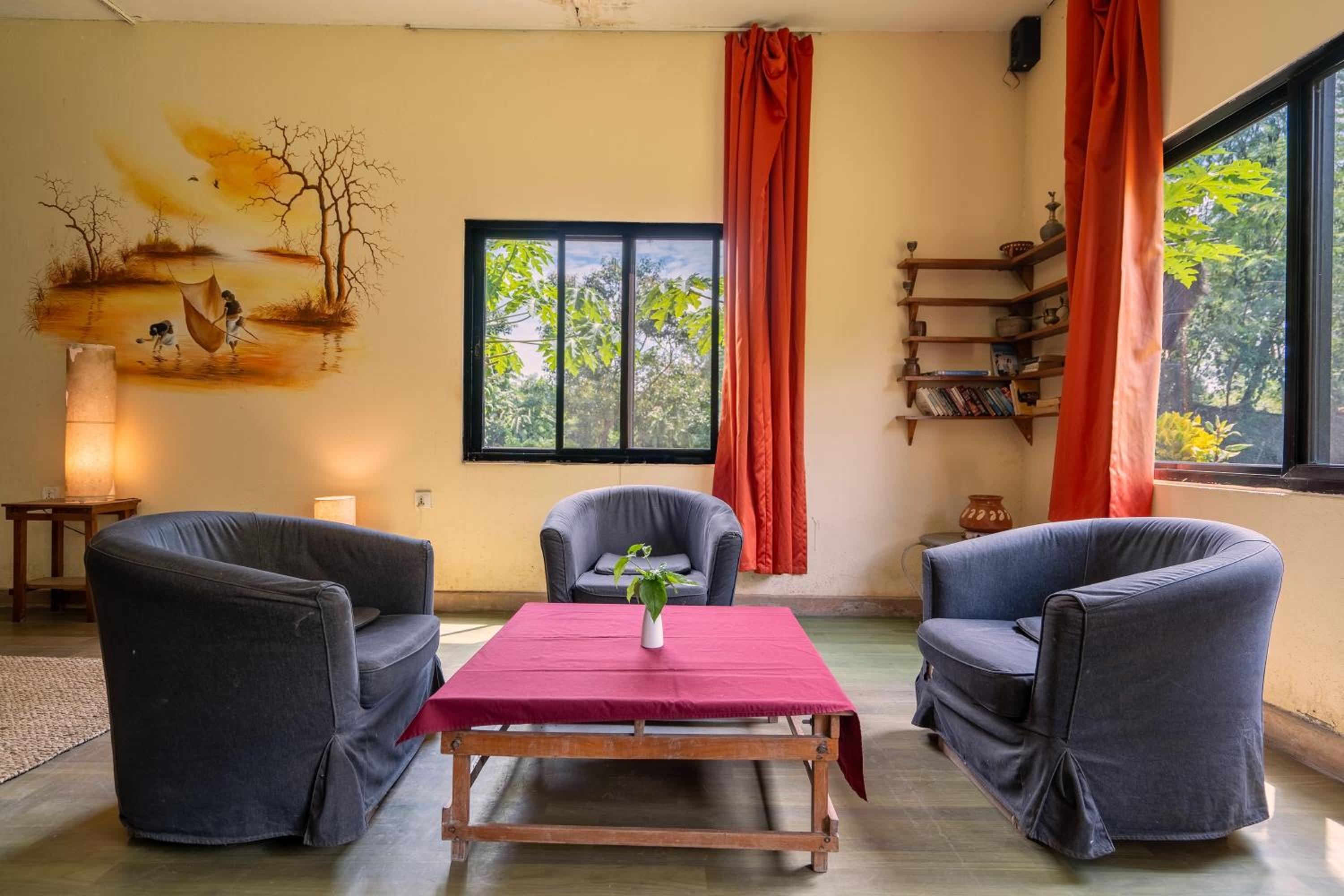 Nana Jungle Resort Near Chitwan National Park