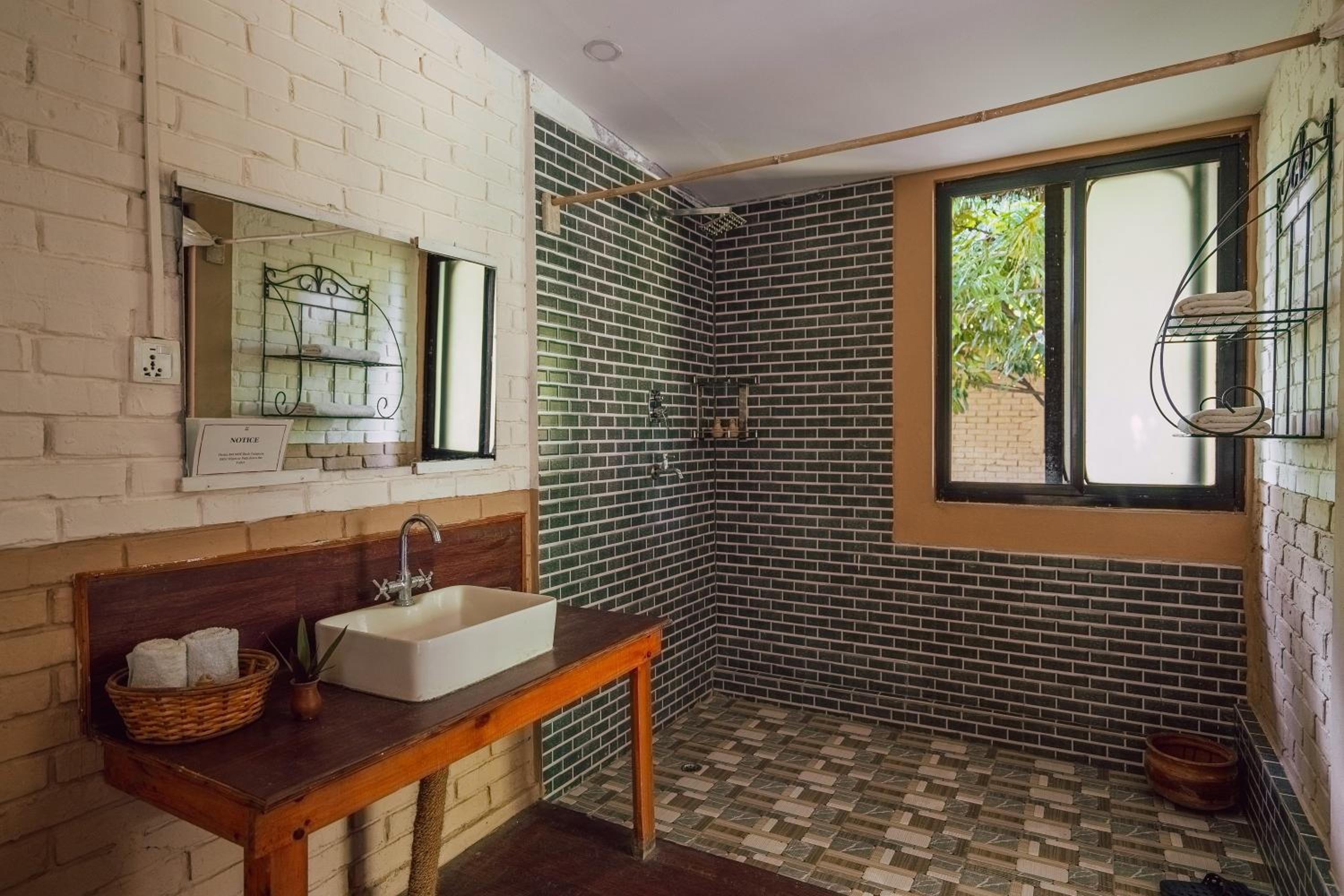 Nana Jungle Resort Near Chitwan National Park