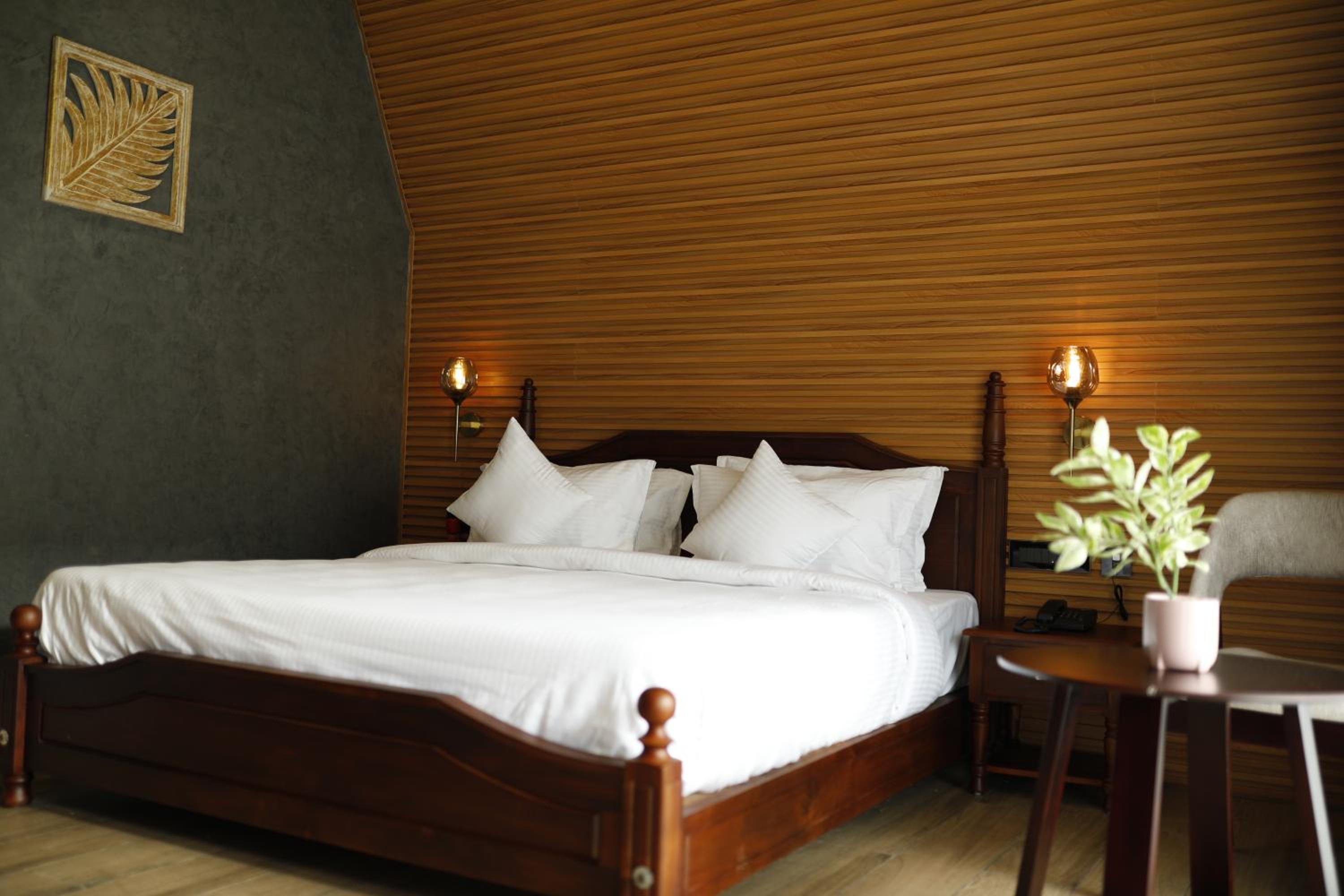 Leela's 7th Heaven Resort & Spa