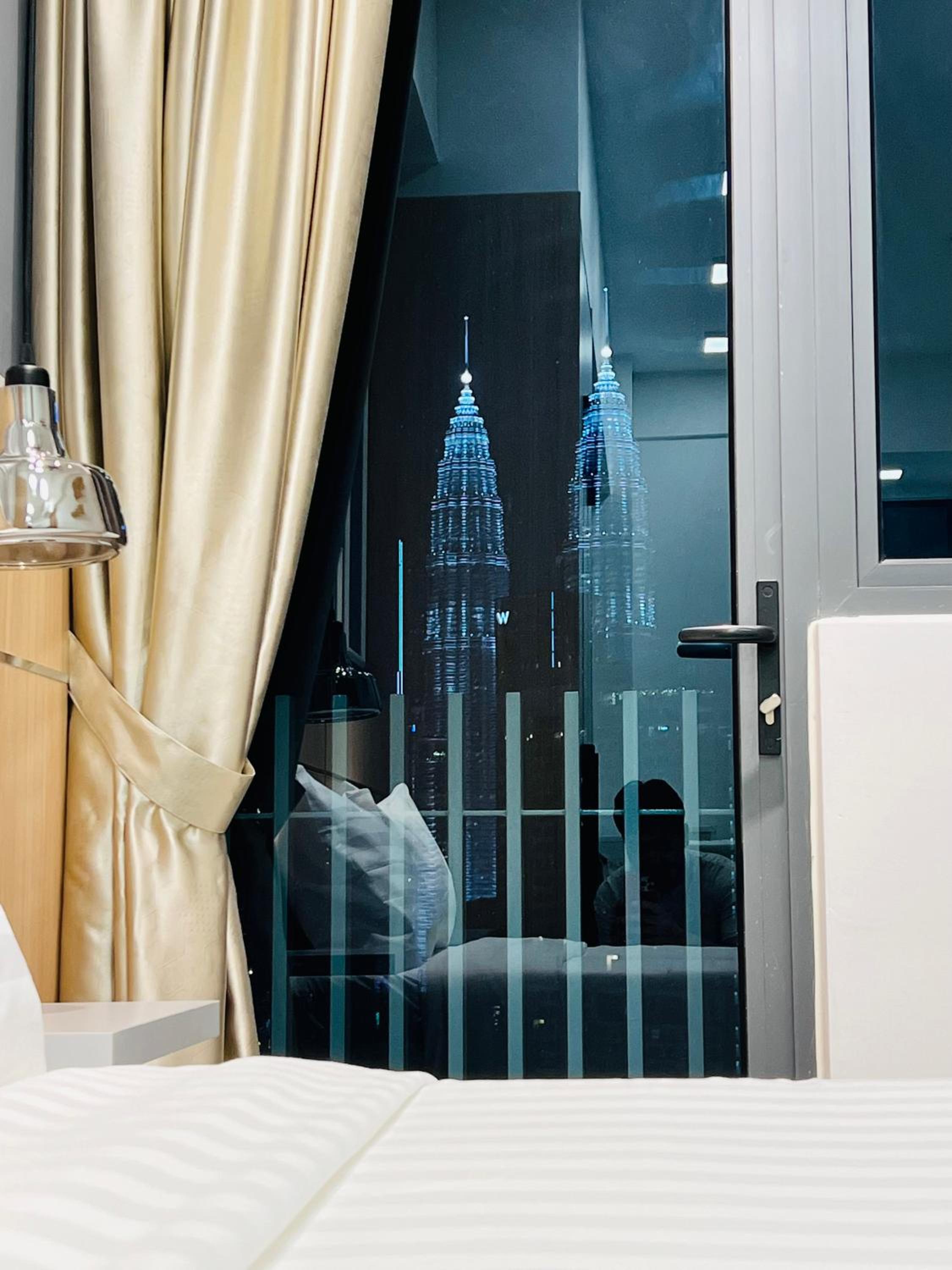 Colony suites klcc by Hibernate