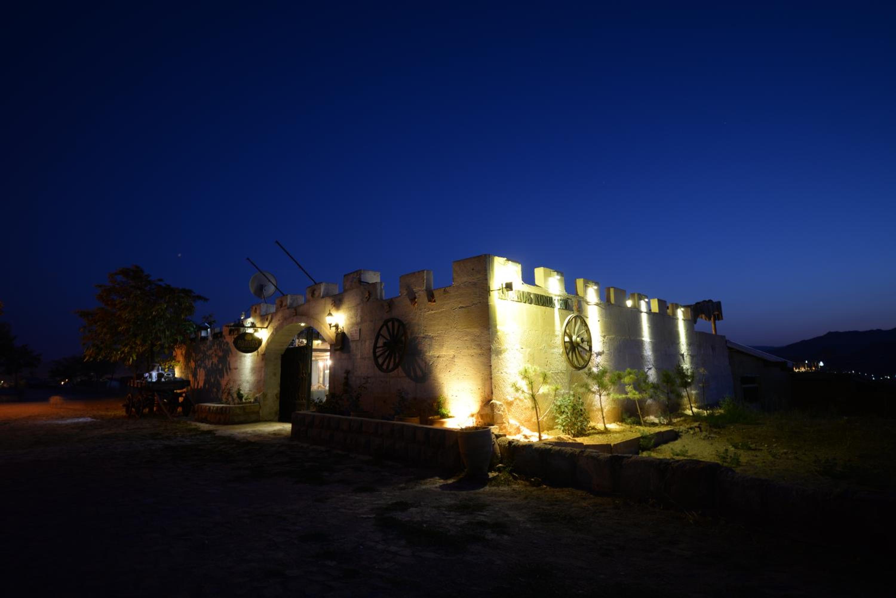 Hotel Adanos Konuk Evi - Image 1