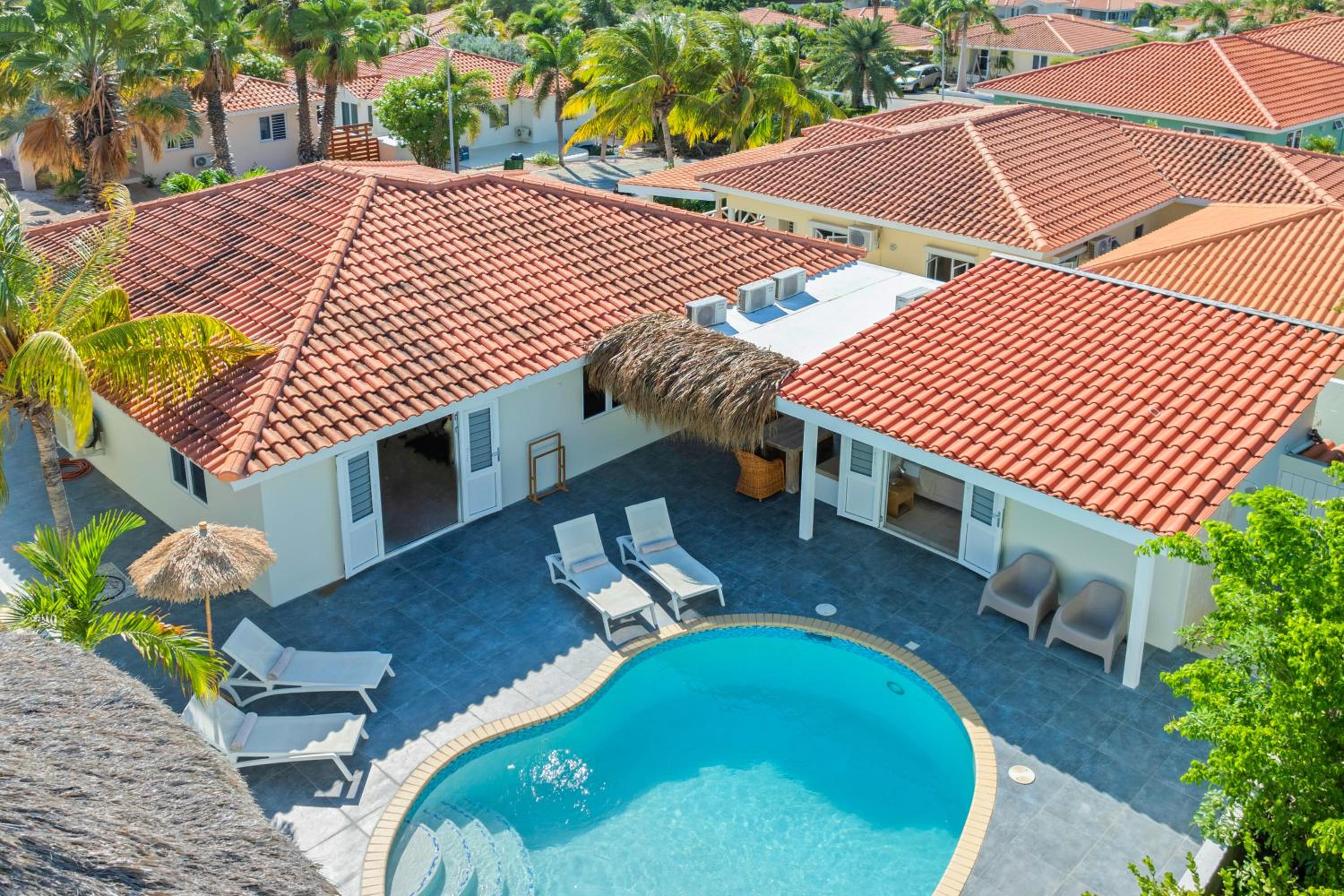 Casa Prikichi, Jan Thiel , gated park, private pool and close to the beach