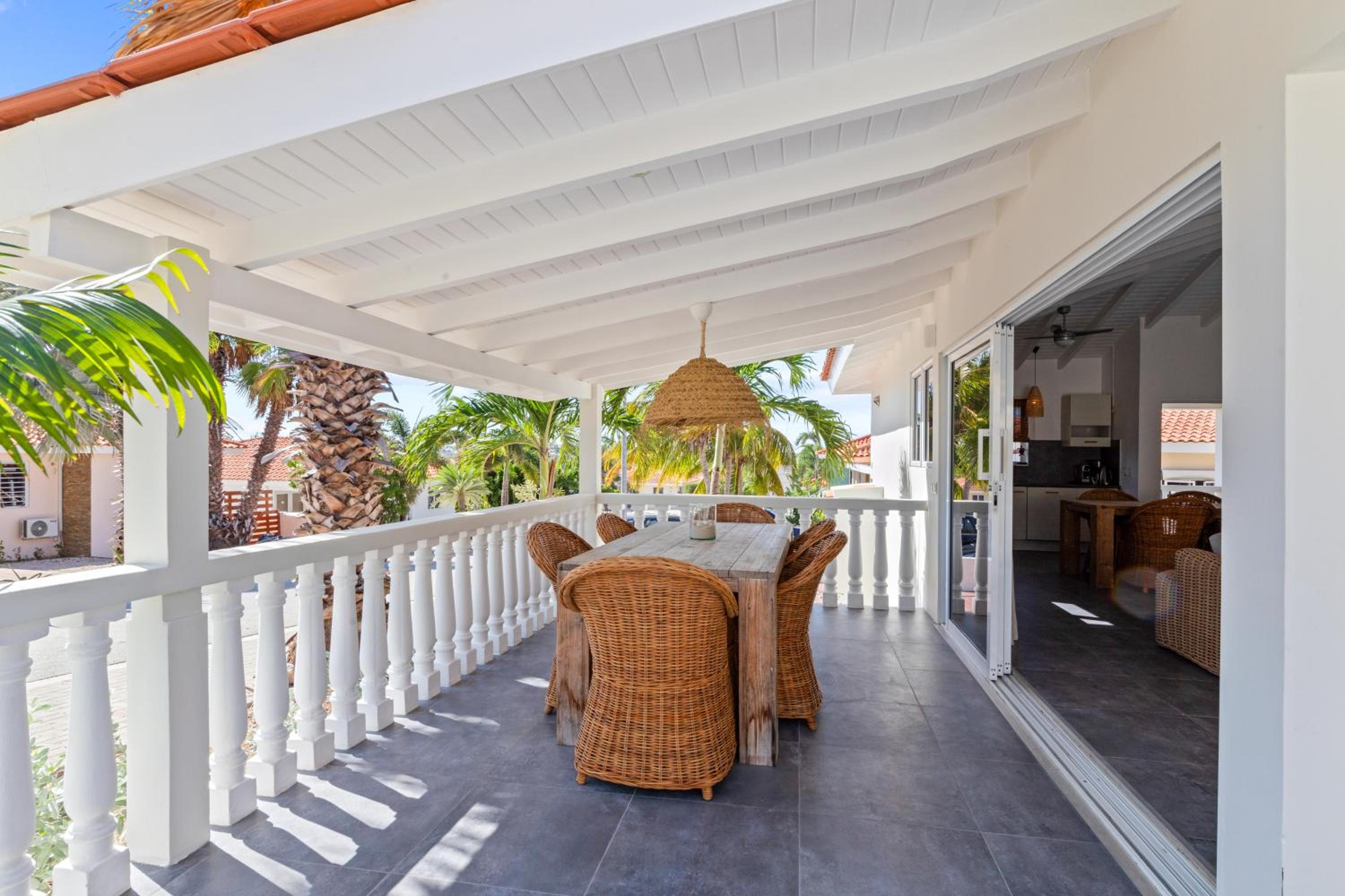 Casa Prikichi, Jan Thiel , gated park, private pool and close to the beach