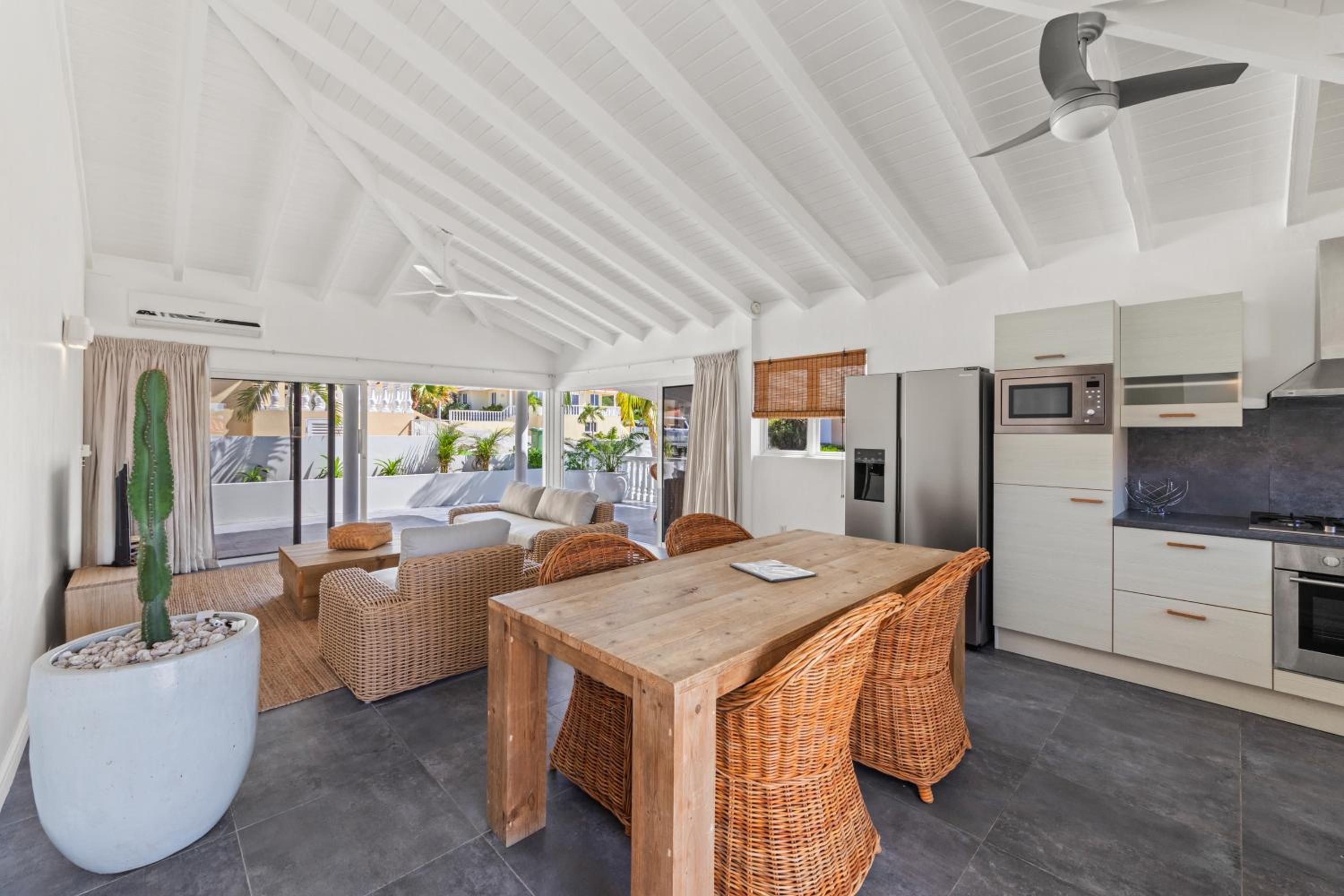 Casa Prikichi, Jan Thiel , gated park, private pool and close to the beach