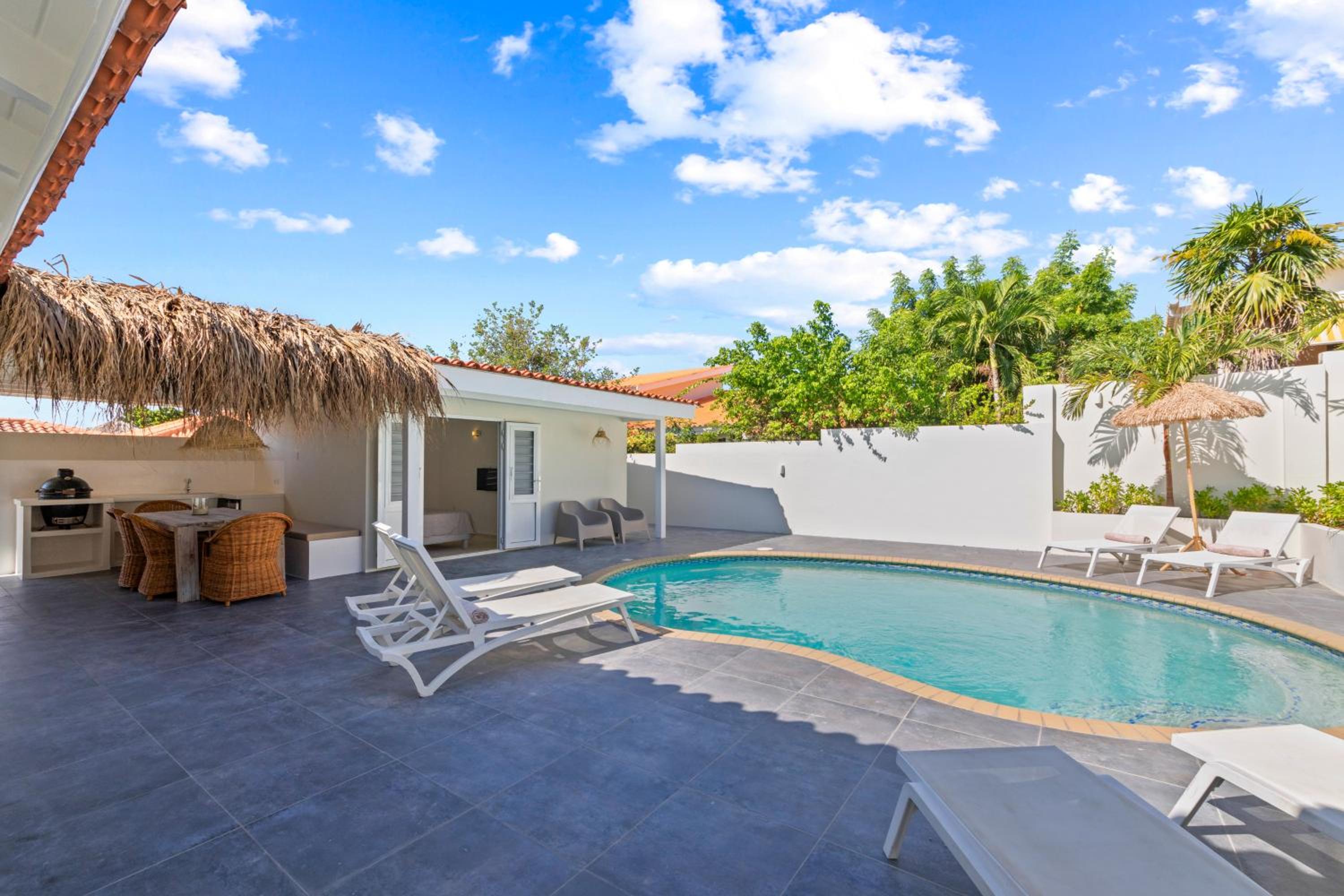 Casa Prikichi, Jan Thiel , gated park, private pool and close to the beach