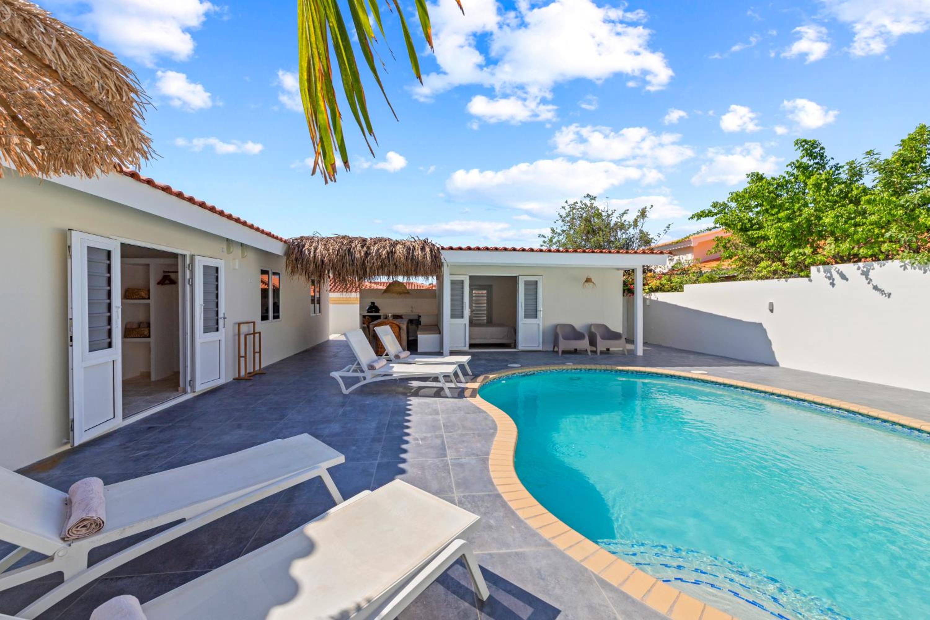 Casa Prikichi, Jan Thiel , gated park, private pool and close to the beach