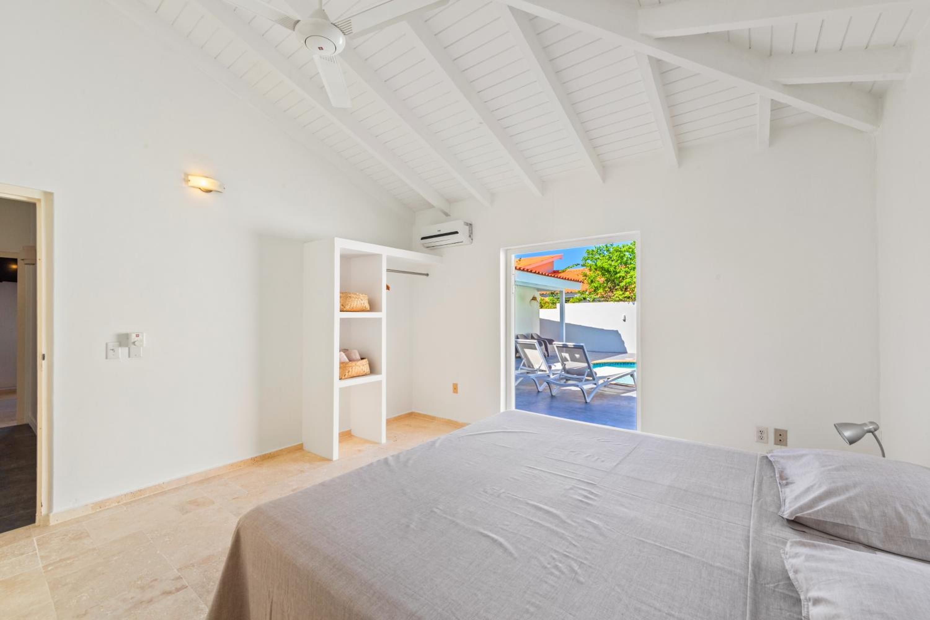 Casa Prikichi, Jan Thiel , gated park, private pool and close to the beach