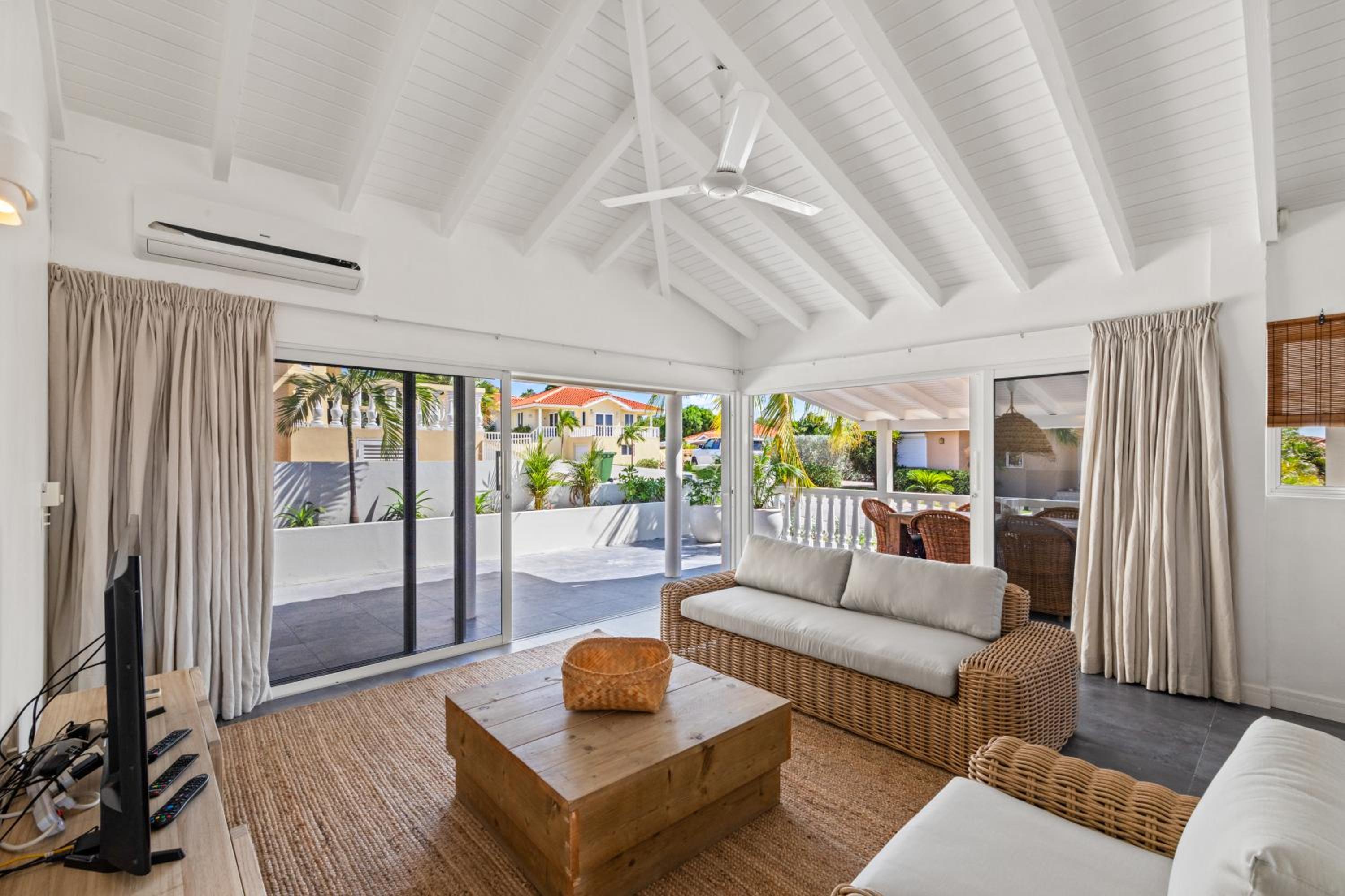 Casa Prikichi, Jan Thiel , gated park, private pool and close to the beach