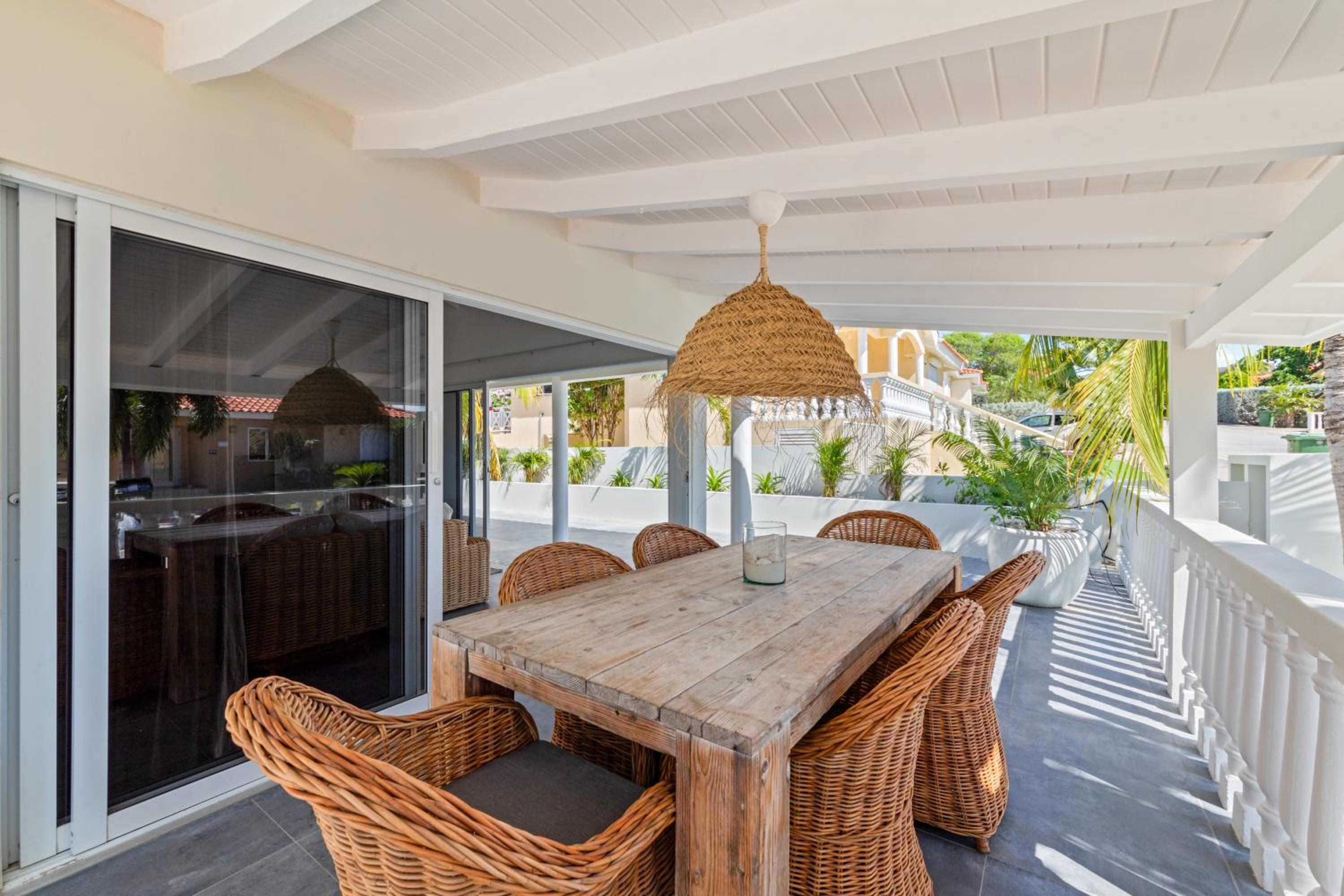 Casa Prikichi, Jan Thiel , gated park, private pool and close to the beach