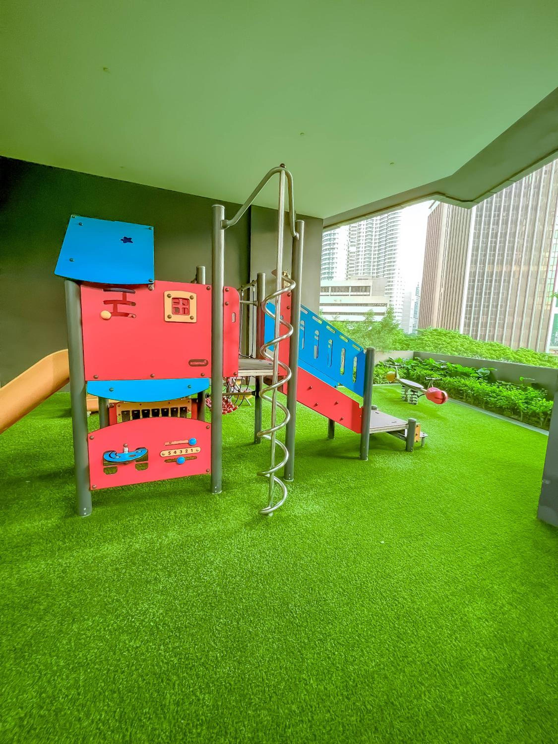 Family comfy 2BR at Star residence2 KLCC