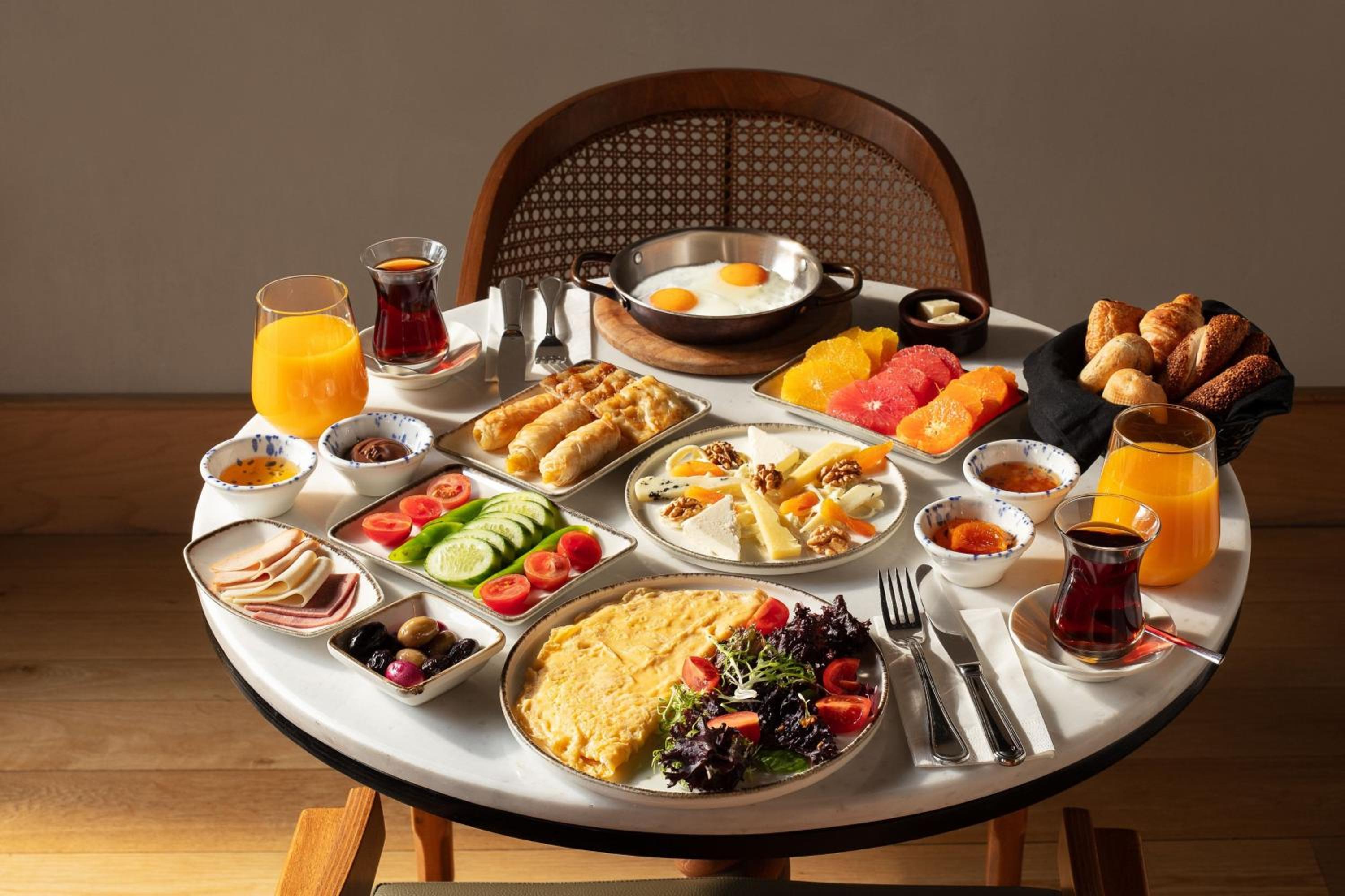 Adahan DeCamondo Pera, Autograph Collection - Image 58