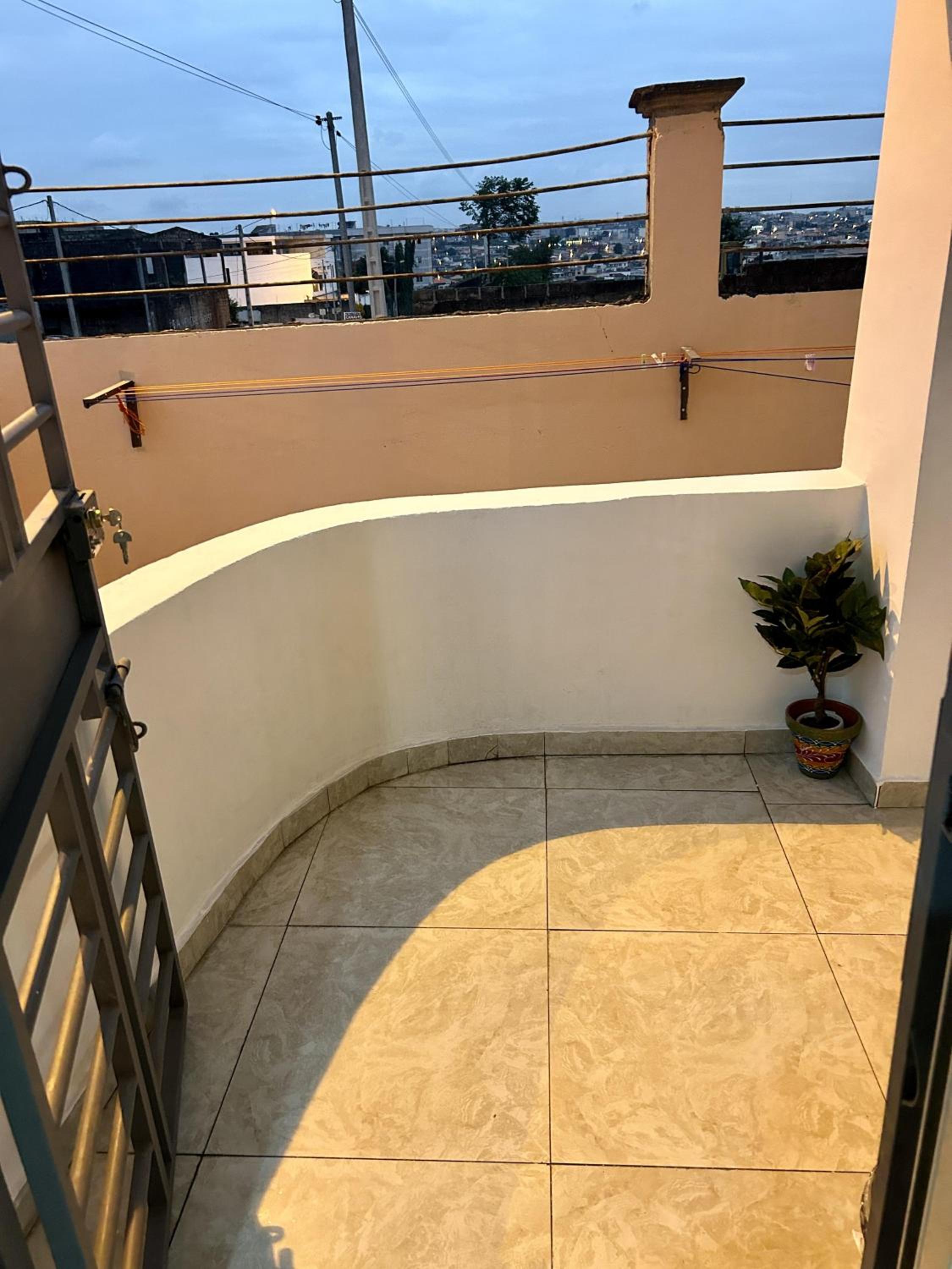 2Bed Abidjan Apartment- Relax Explore & Unwind