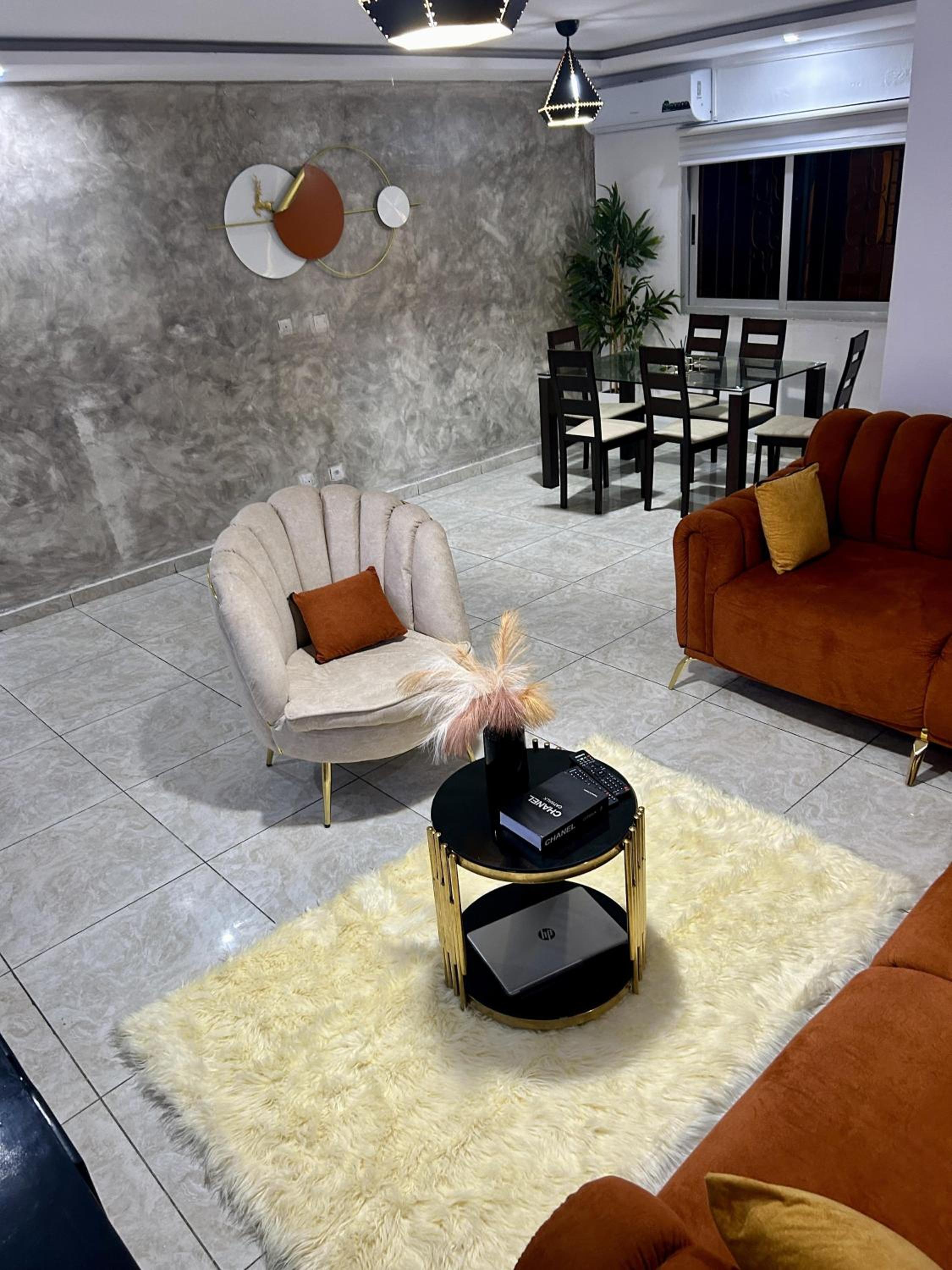 2Bed Abidjan Apartment- Relax Explore & Unwind