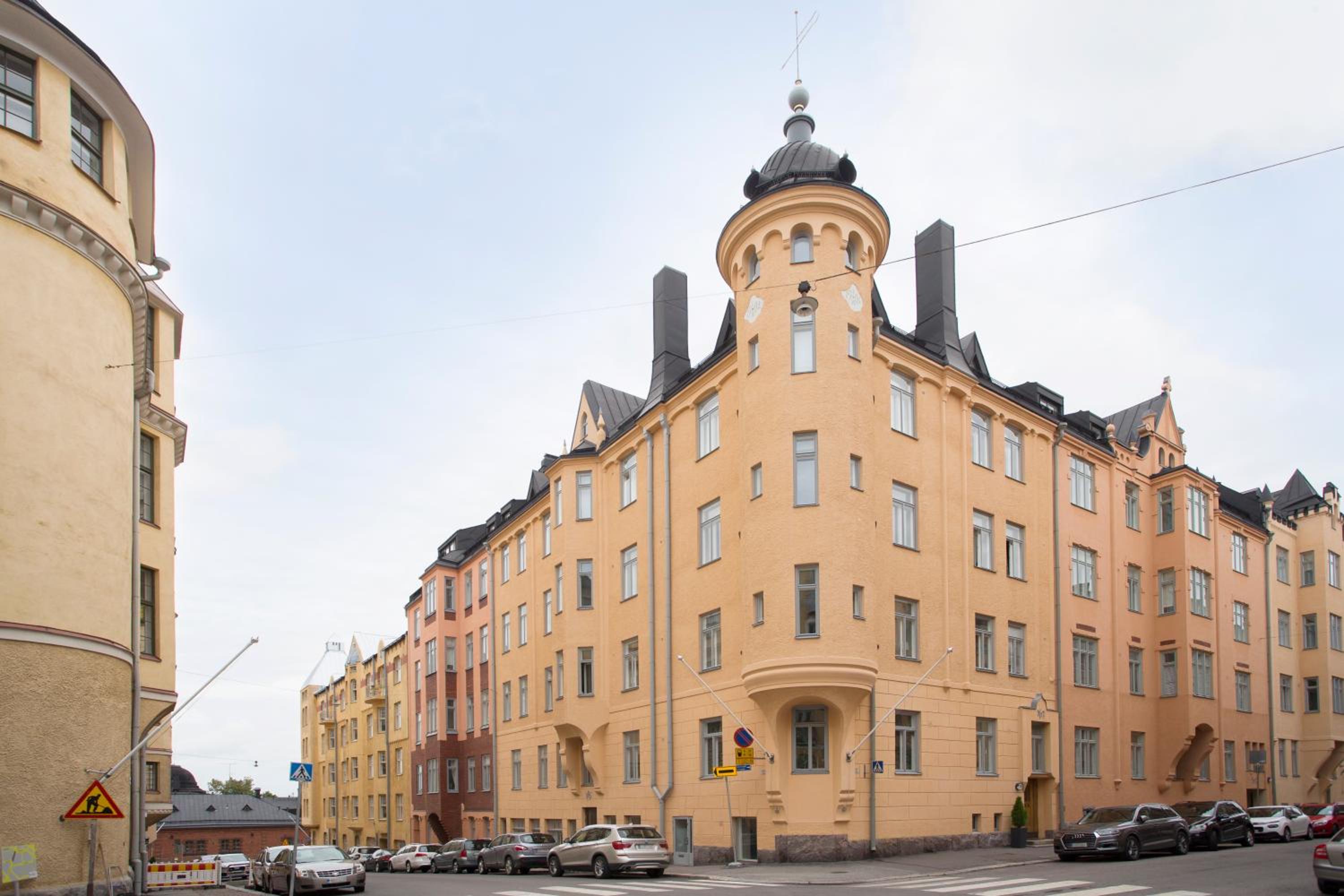 2ndhomes Cozy & Spacious 97m2 2BR Apartment with Sauna view 3