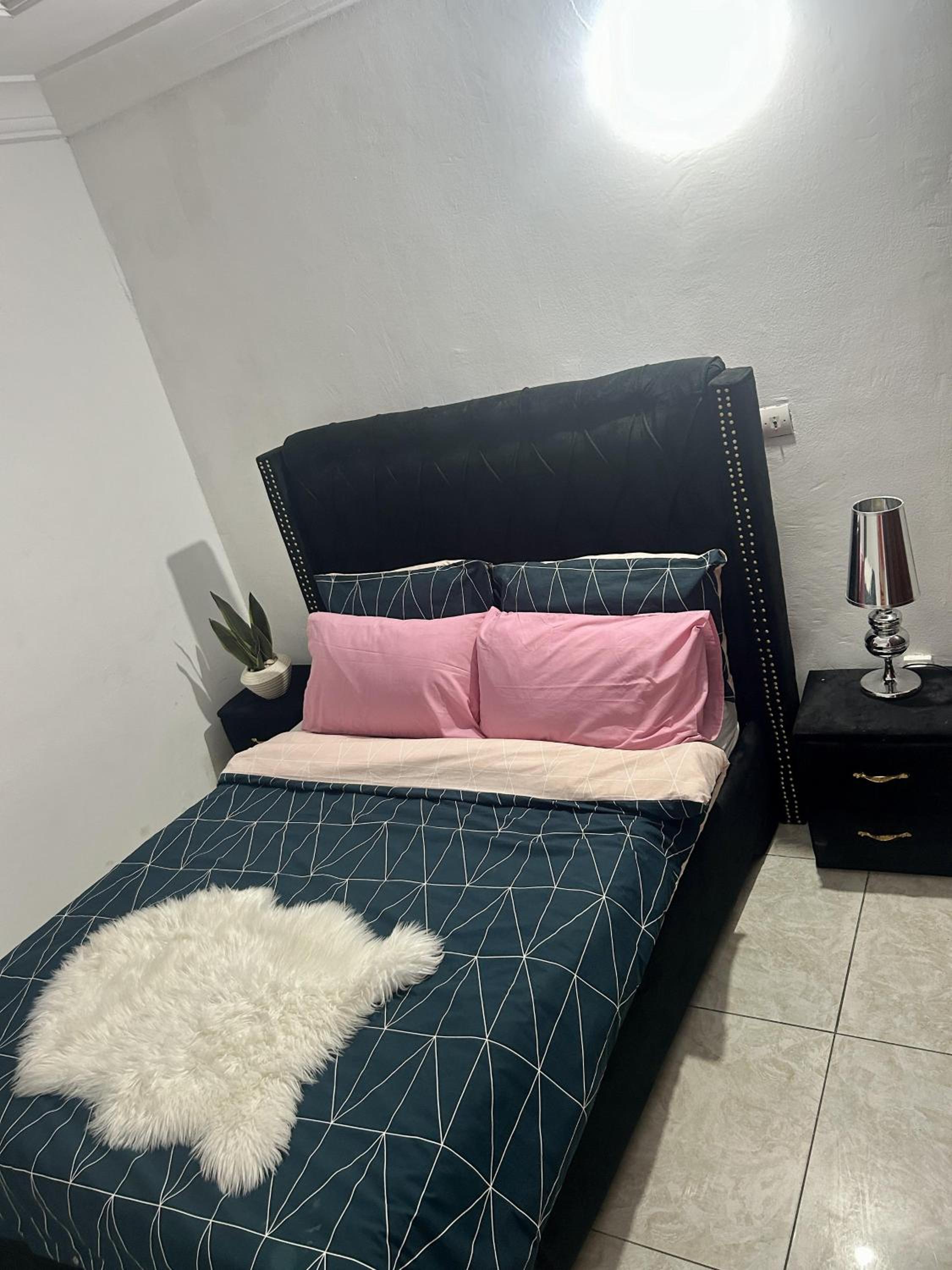 2Bed Abidjan Apartment- Relax Explore & Unwind
