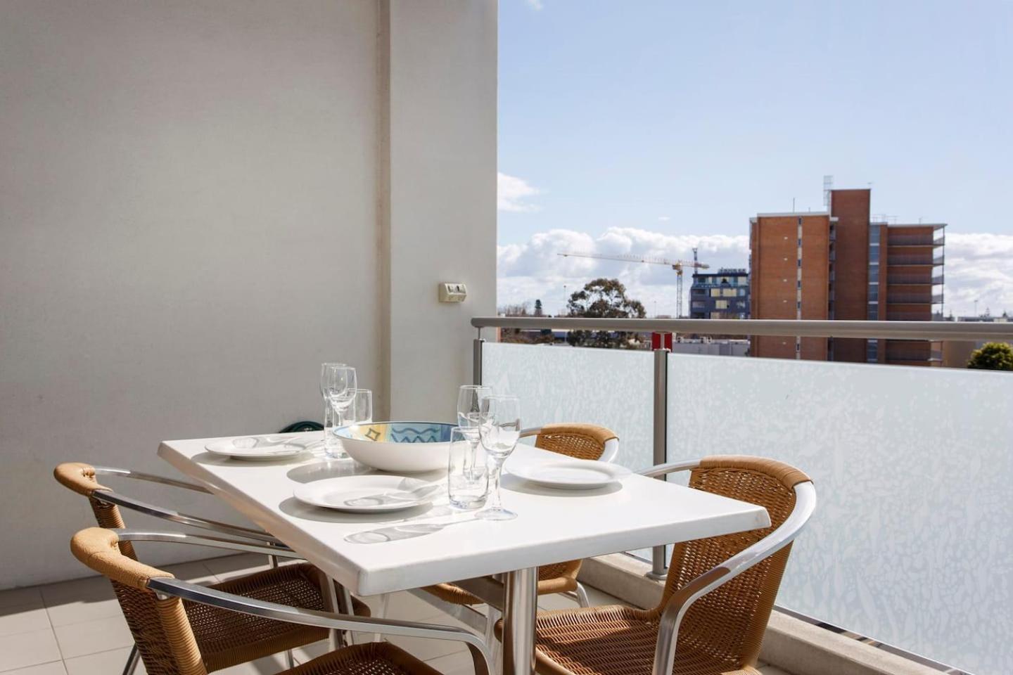 Freo Family Escape Pool, Port Views & Free Park
